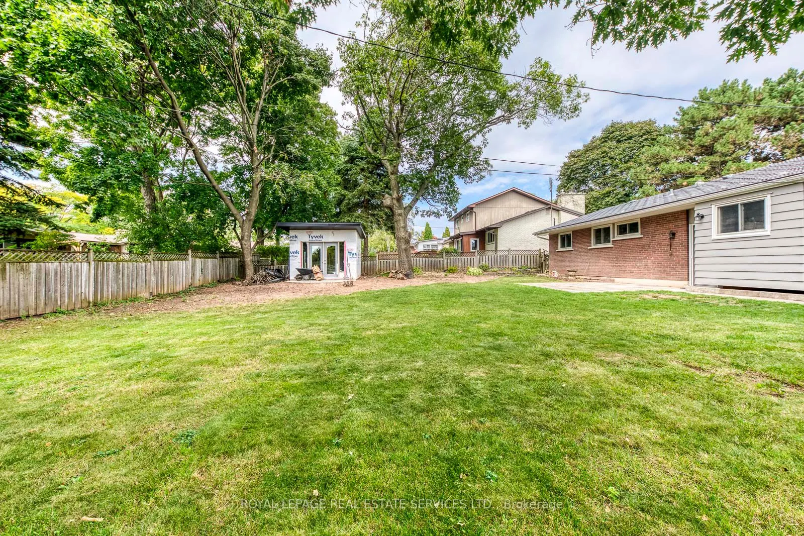 1311 Elgin Crescent
