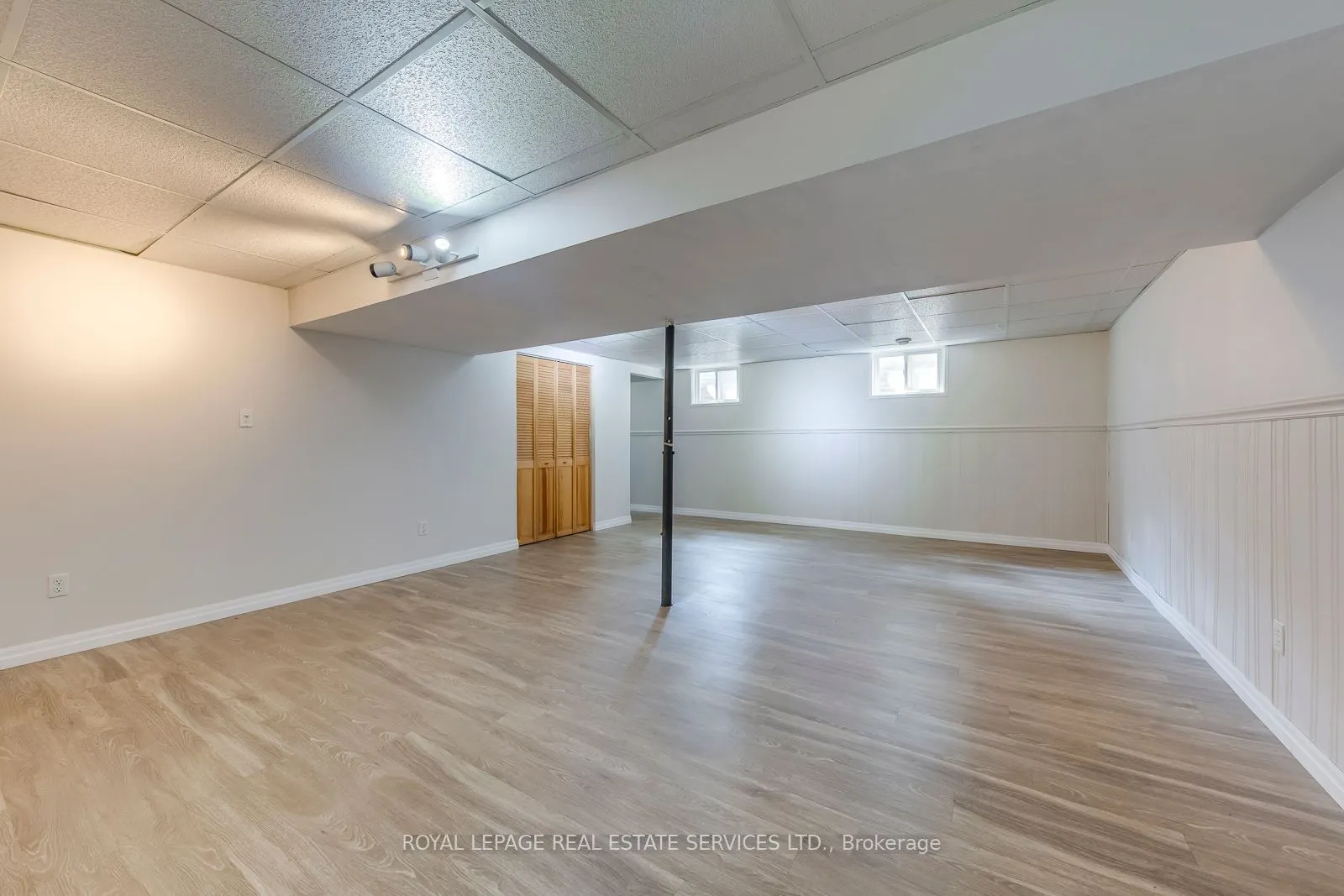 1311 Elgin Crescent