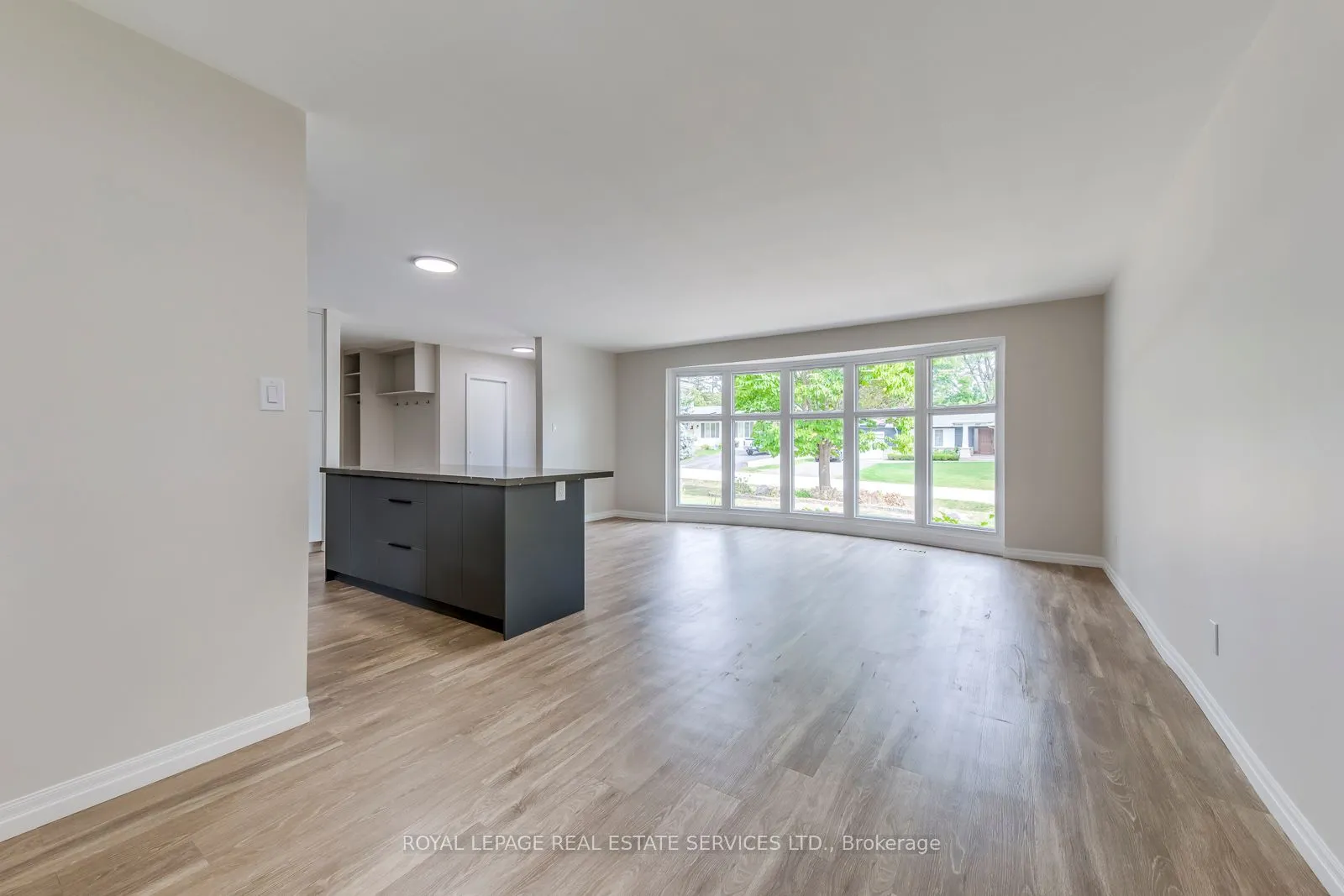 1311 Elgin Crescent