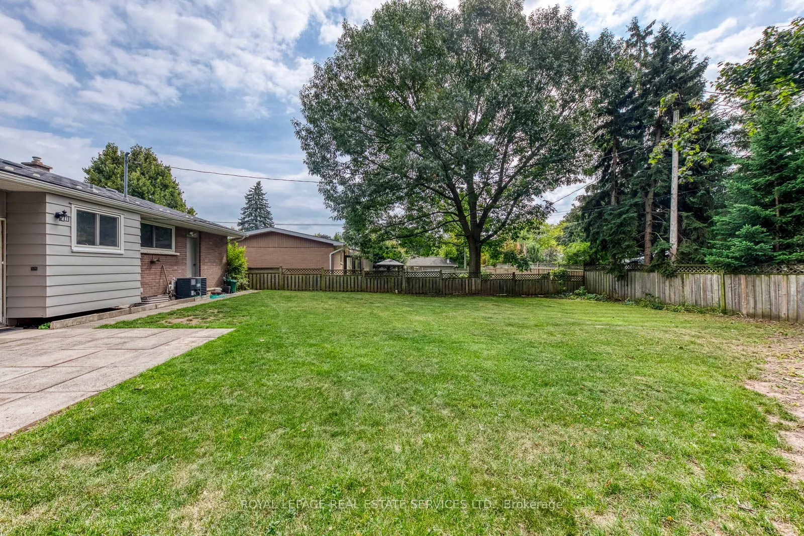 1311 Elgin Crescent