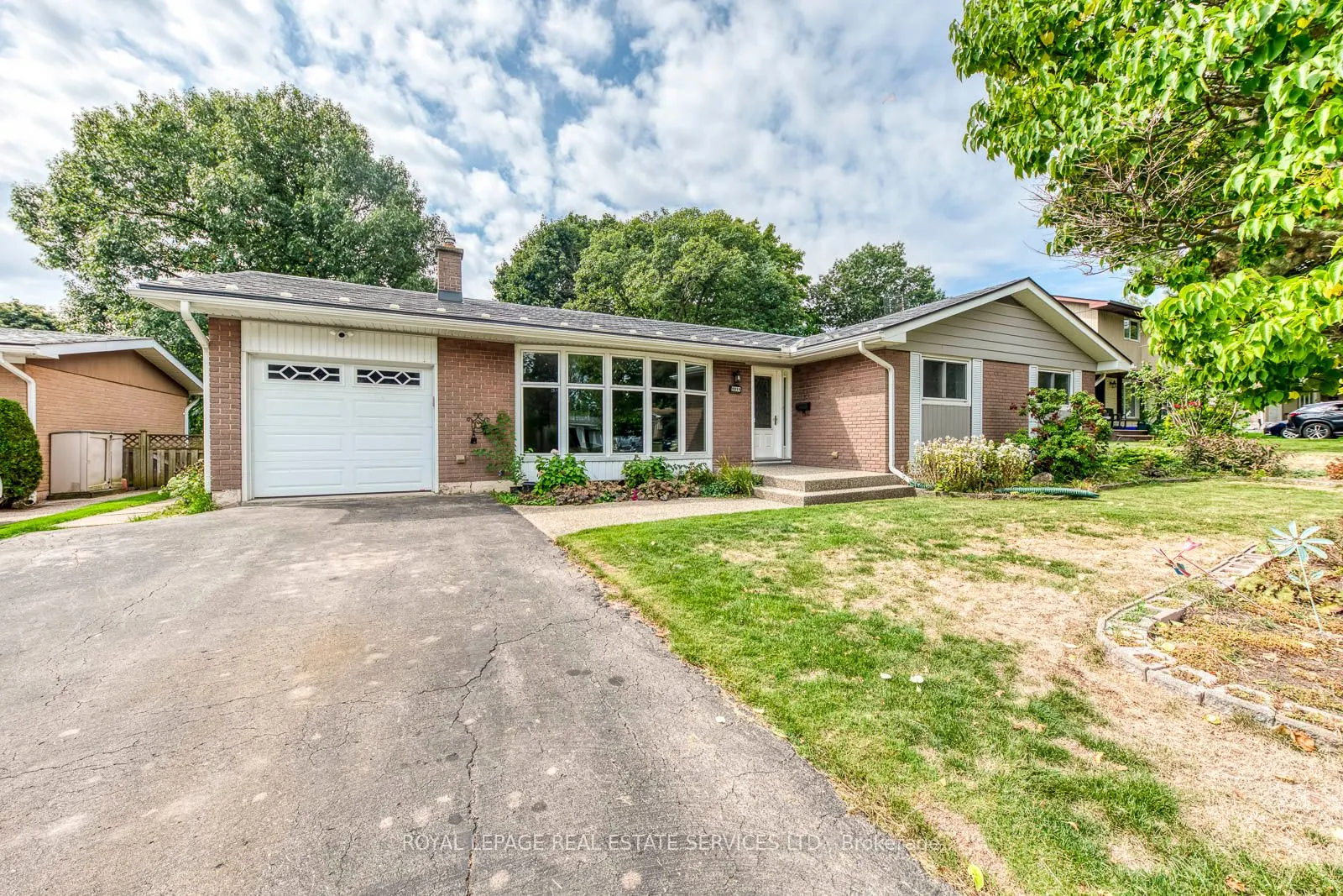 1311 Elgin Crescent