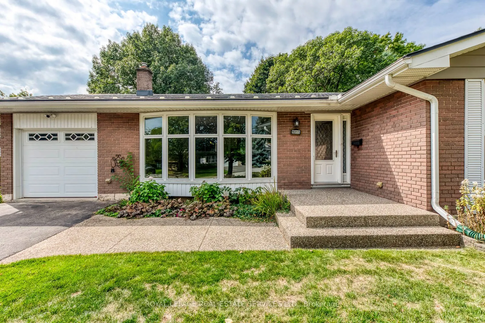 1311 Elgin Crescent