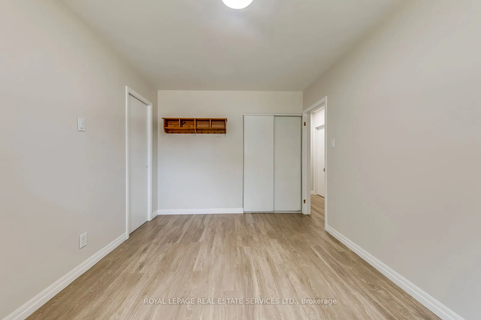 1311 Elgin Crescent
