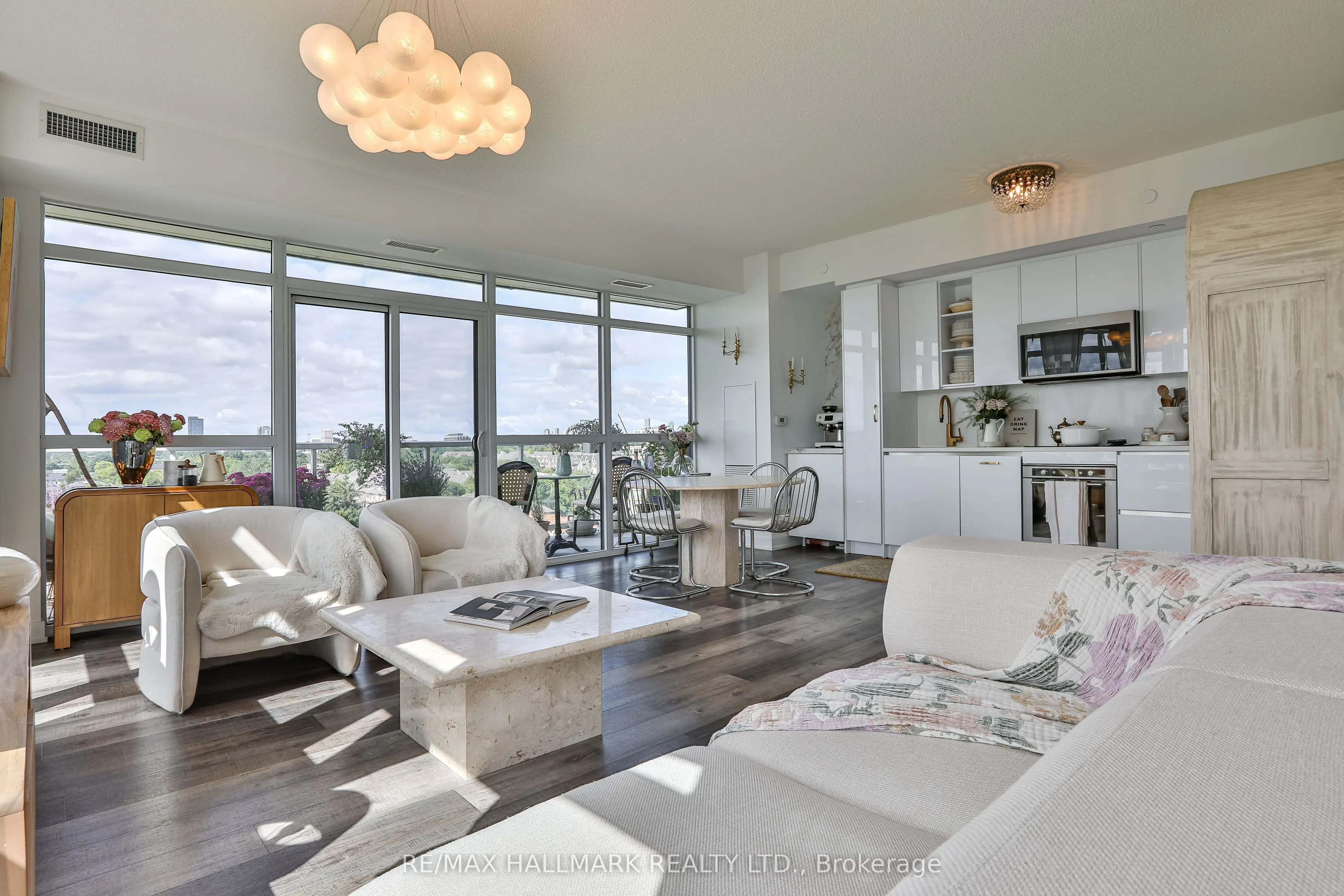 251 Manitoba Street, #1016