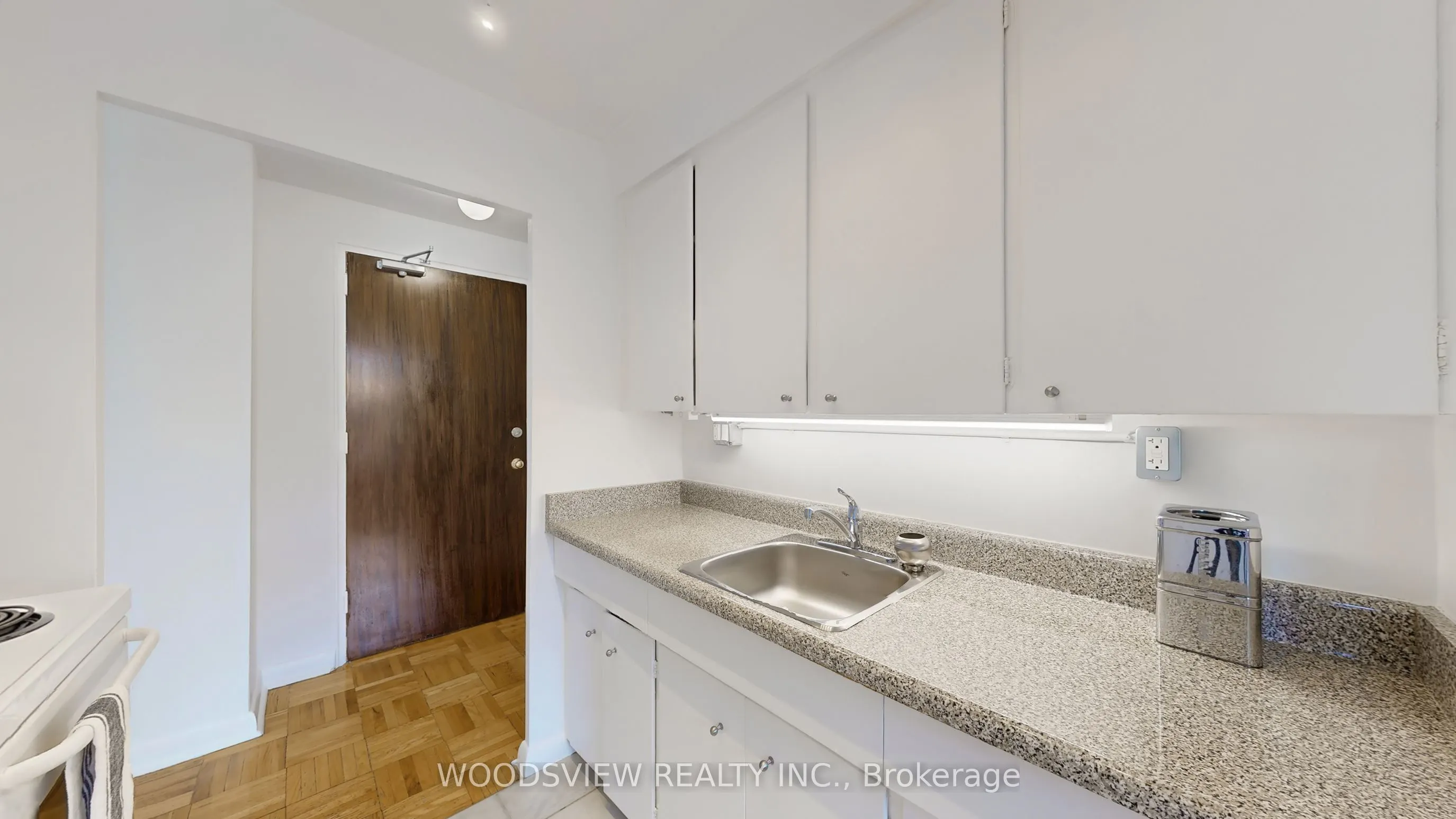 554 Harvie Avenue, #9