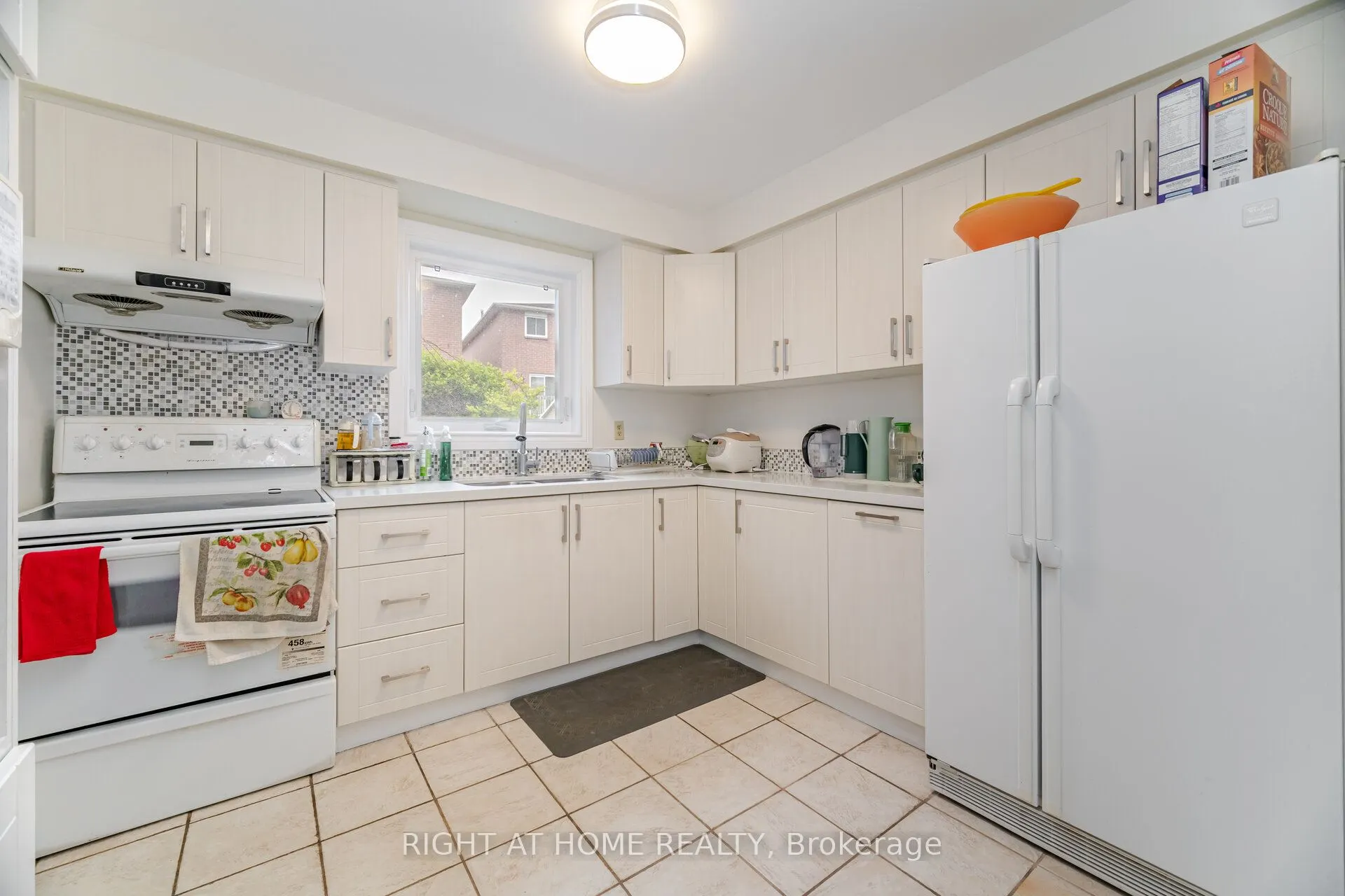 5253 Palomar Crescent