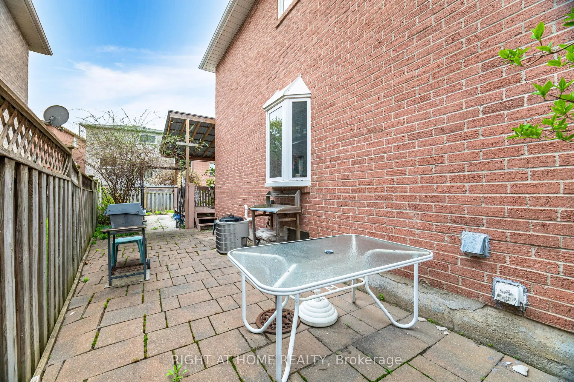 5253 Palomar Crescent