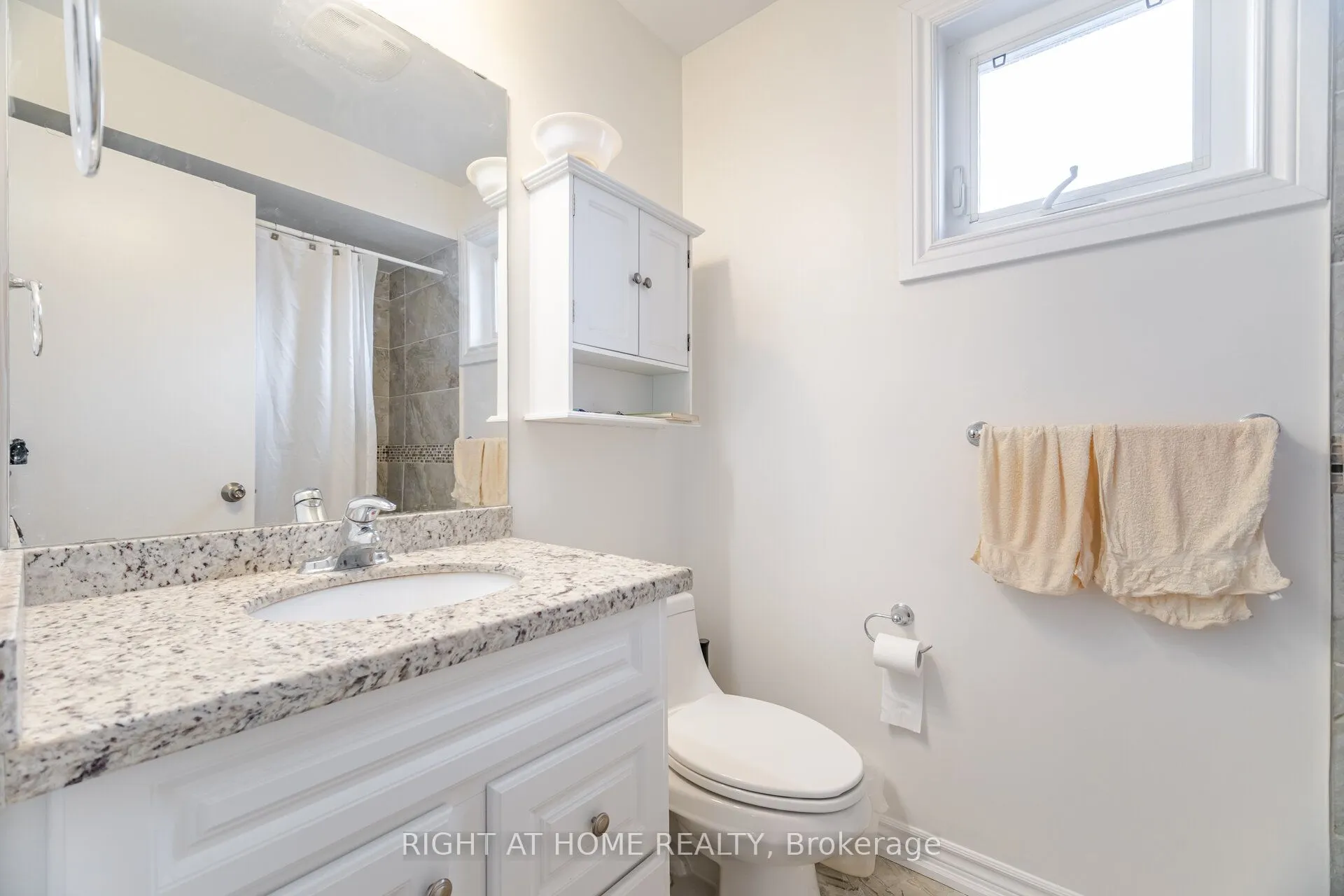 5253 Palomar Crescent