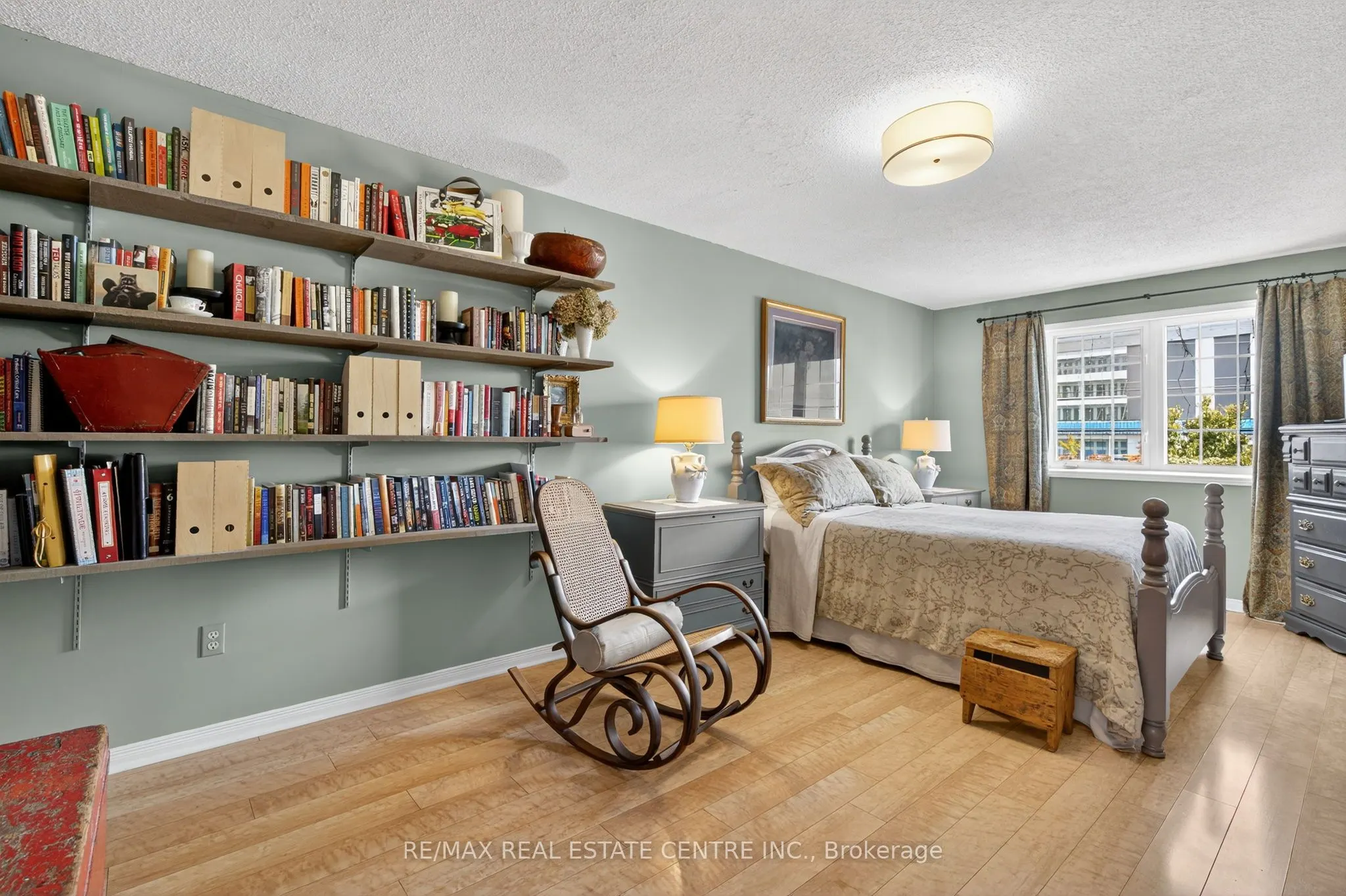 64 Big Moe Crescent