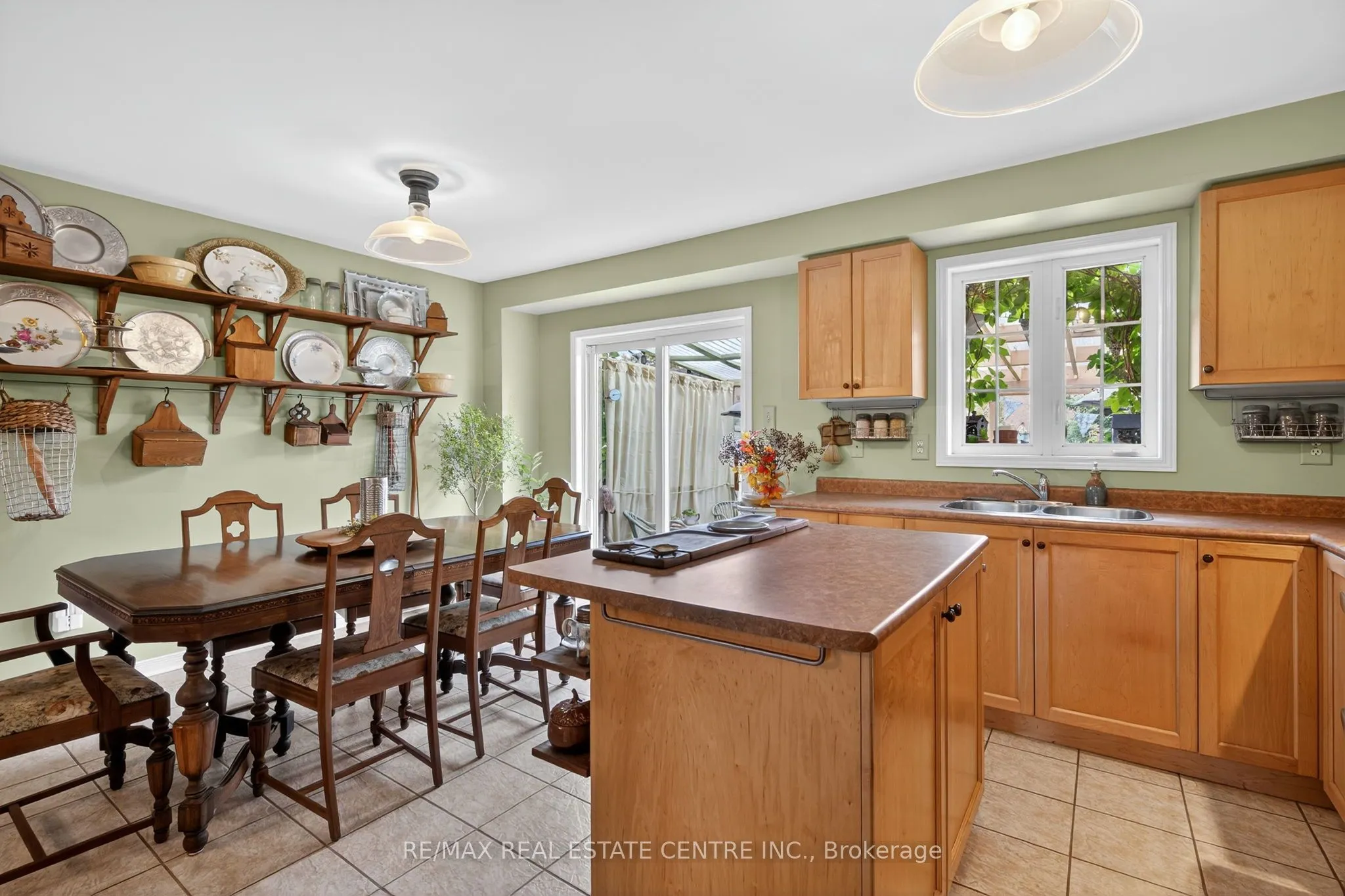64 Big Moe Crescent