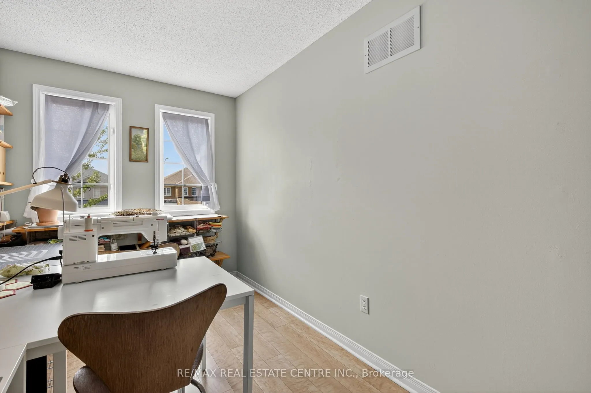 64 Big Moe Crescent
