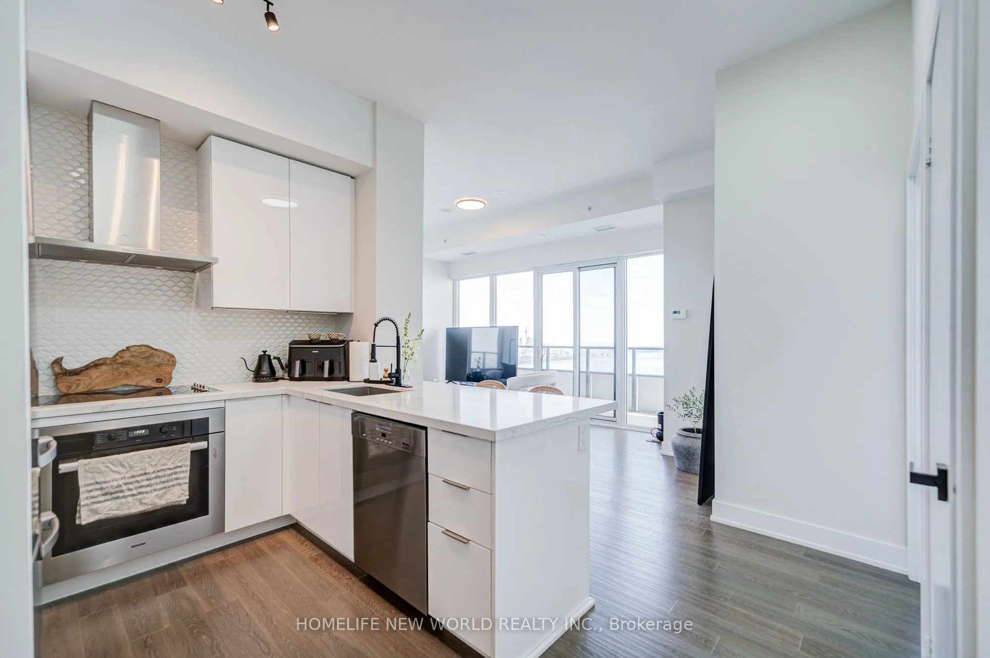 30 Shore Breeze Drive, #6205