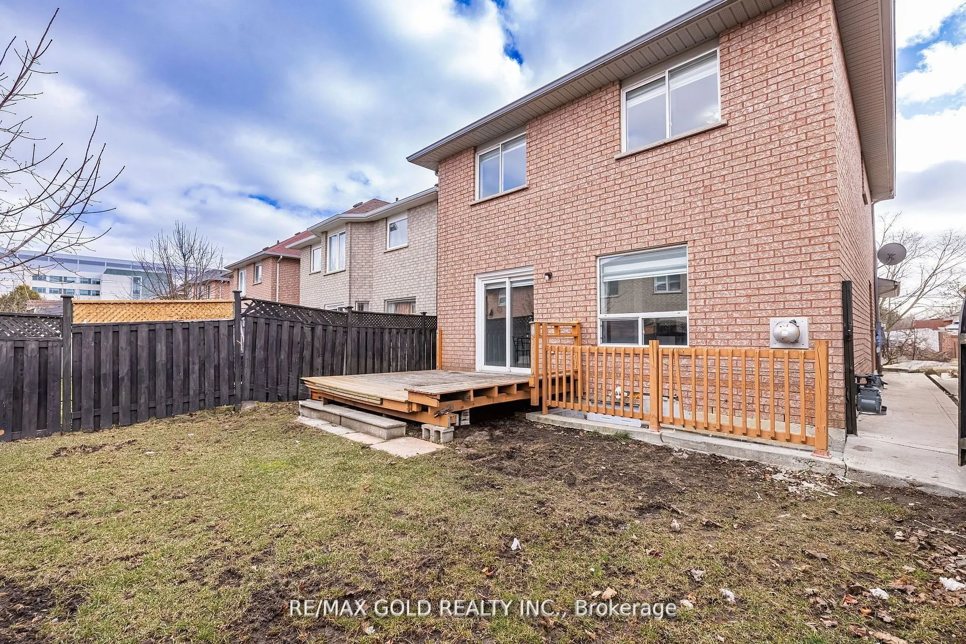 17 Dovesong Drive