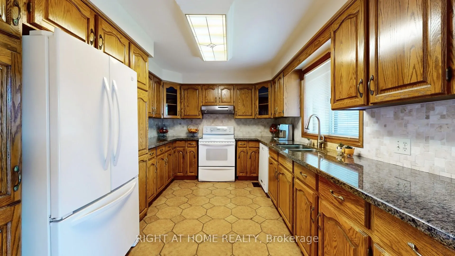 71 Fairview Road W