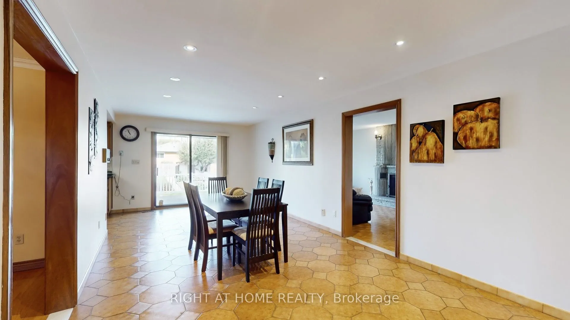 71 Fairview Road W