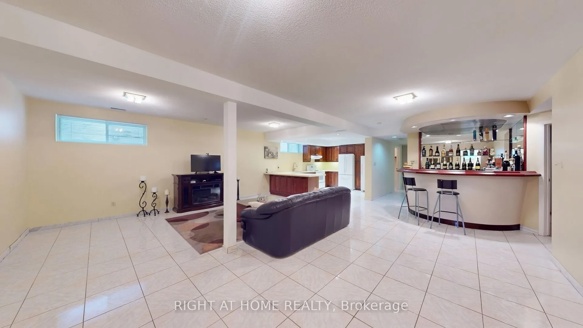 71 Fairview Road W