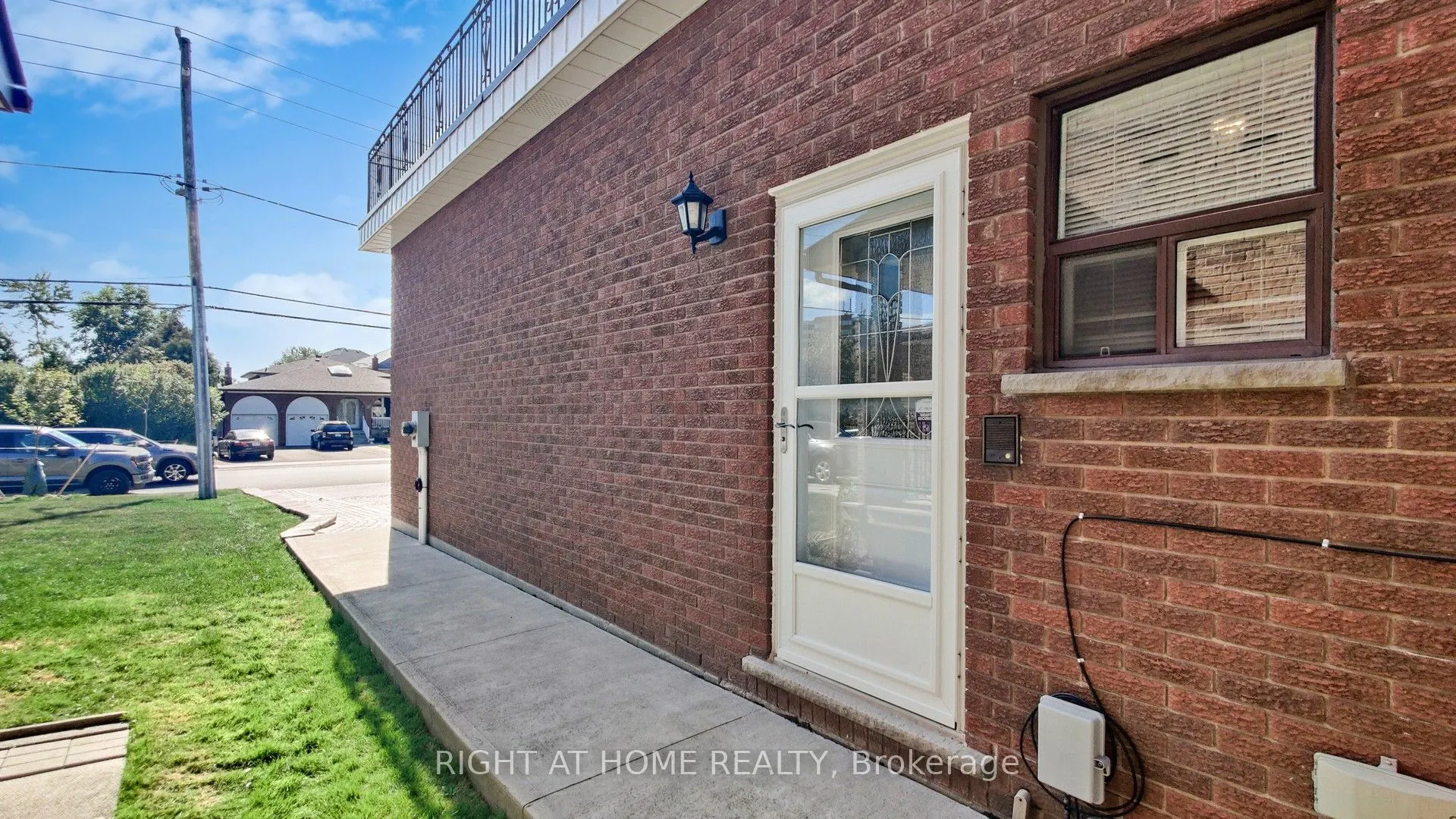 71 Fairview Road W