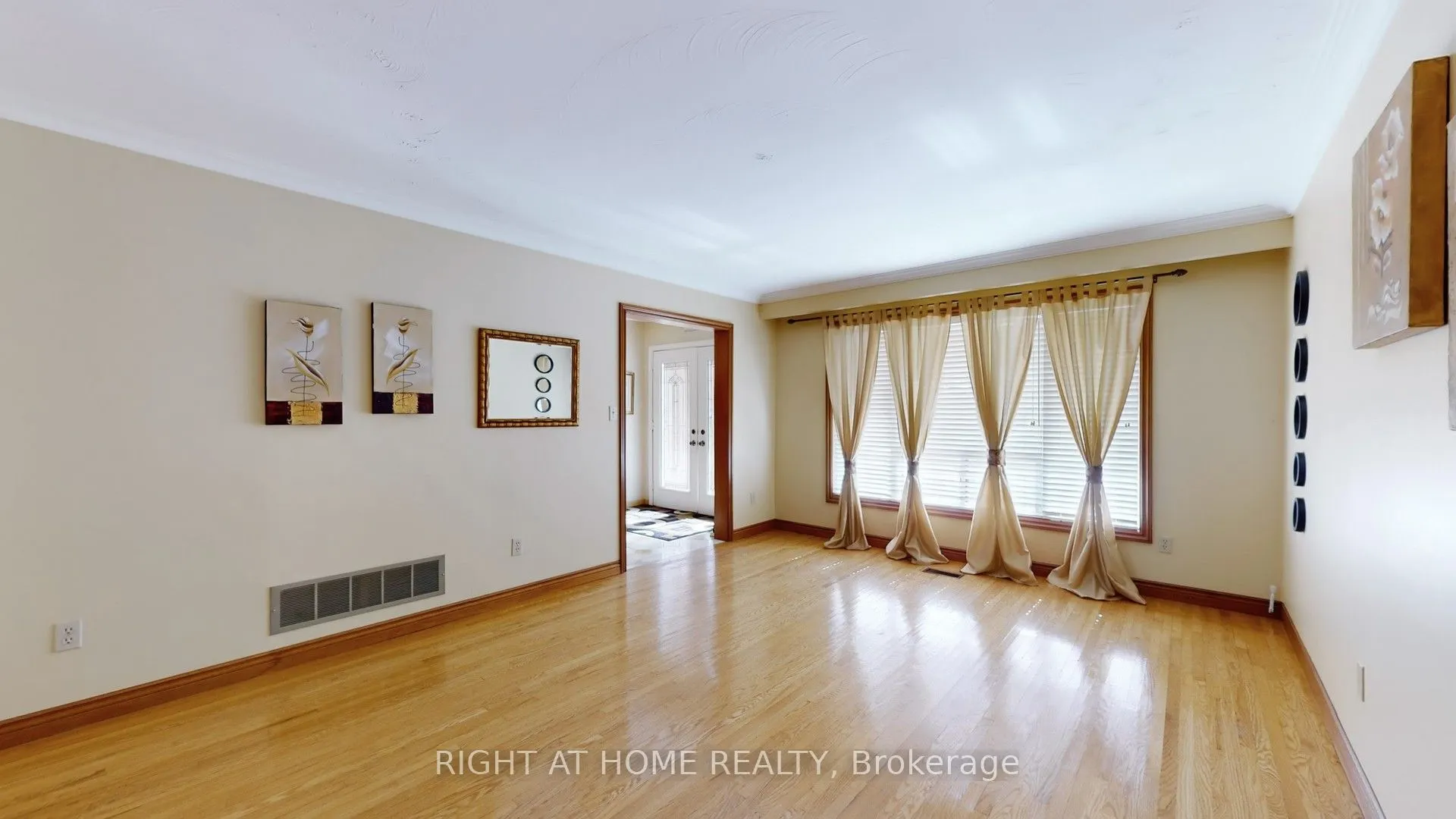 71 Fairview Road W