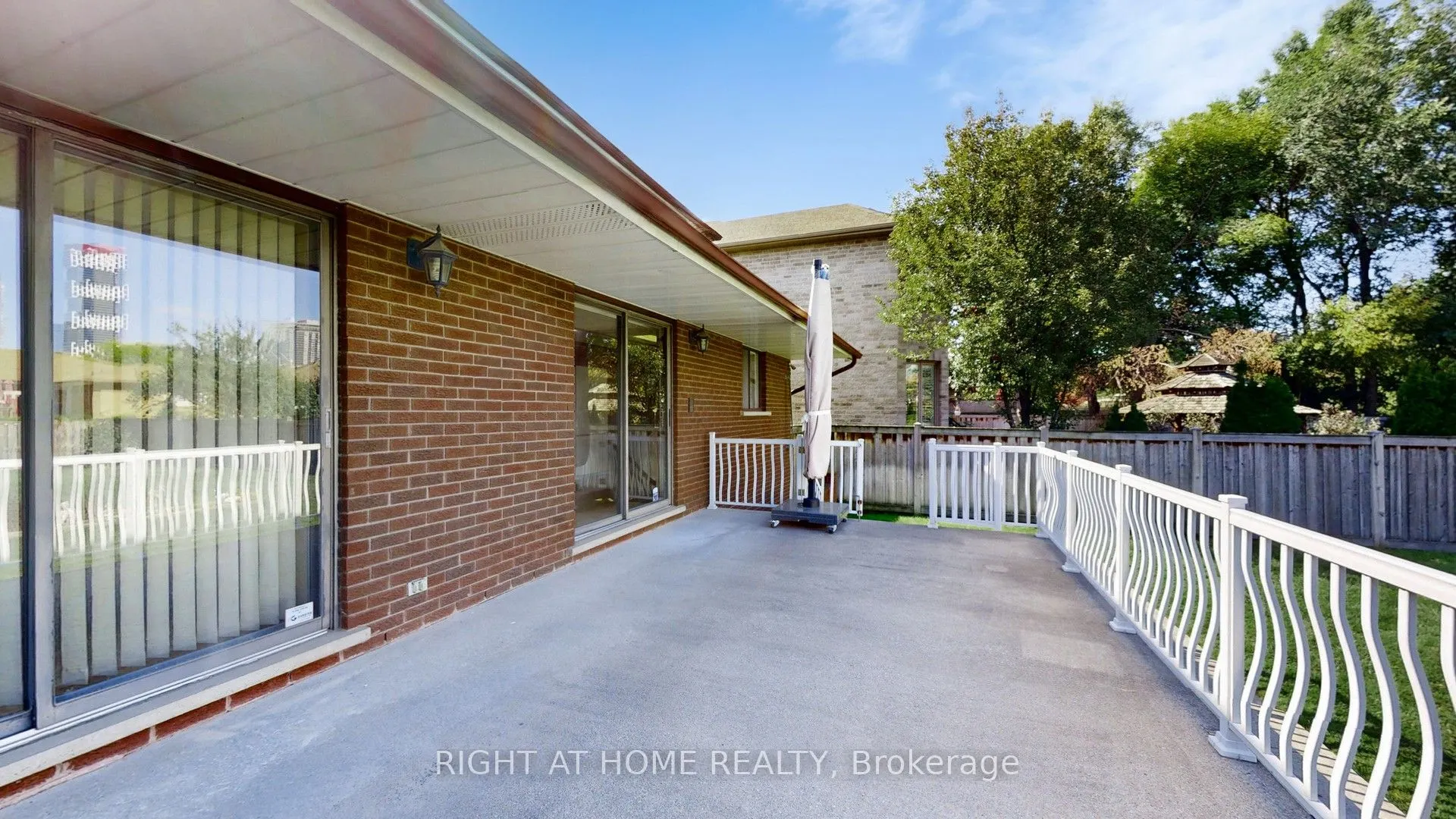 71 Fairview Road W