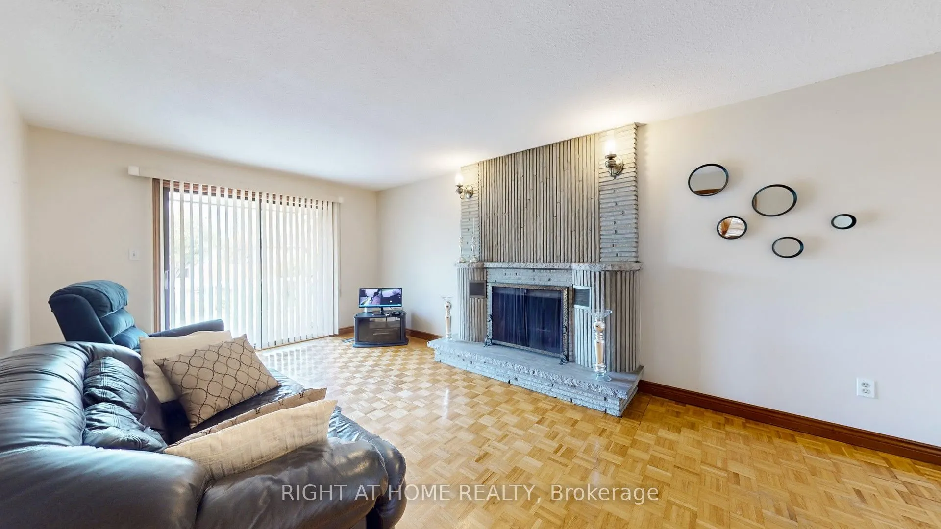 71 Fairview Road W