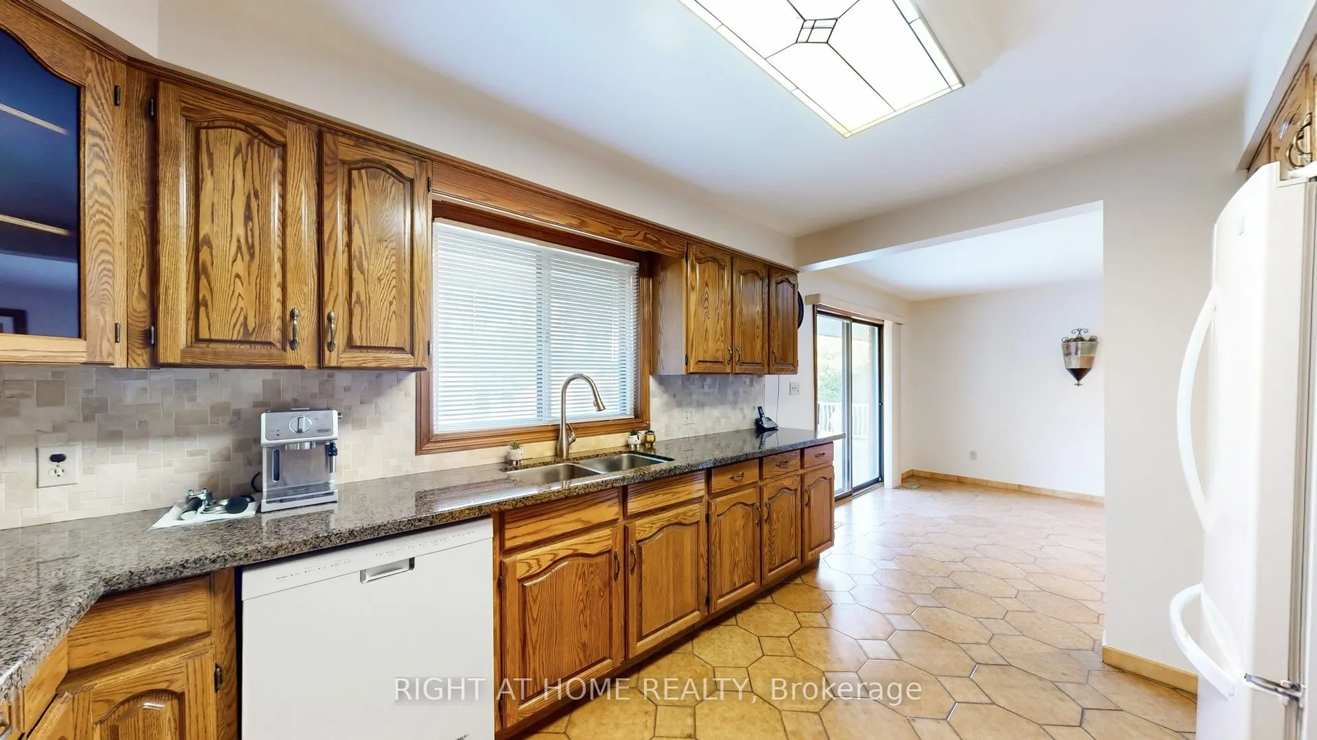 71 Fairview Road W