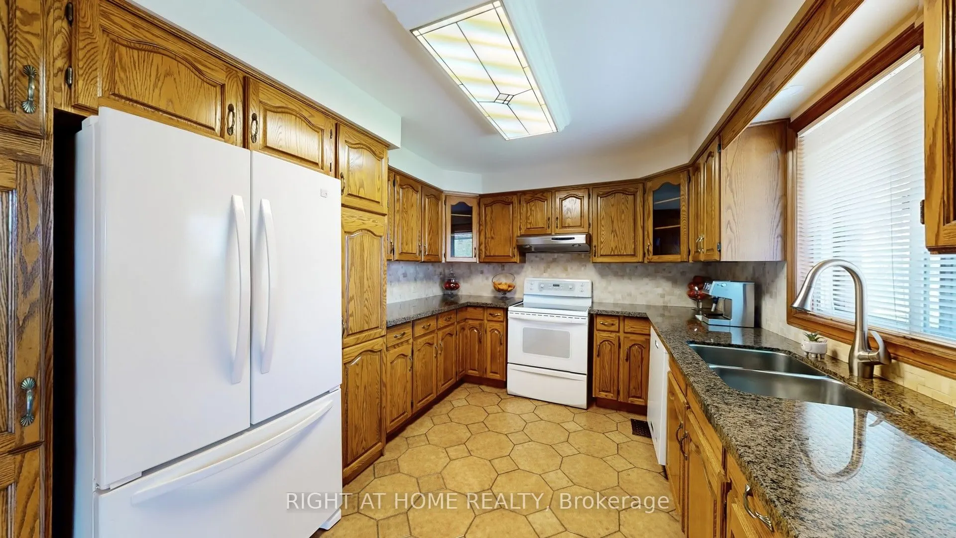 71 Fairview Road W