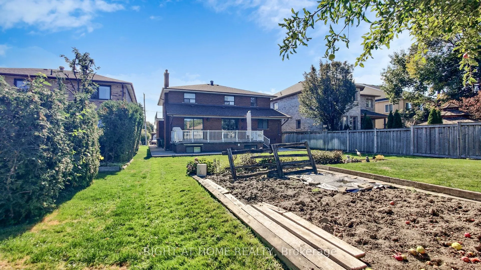 71 Fairview Road W