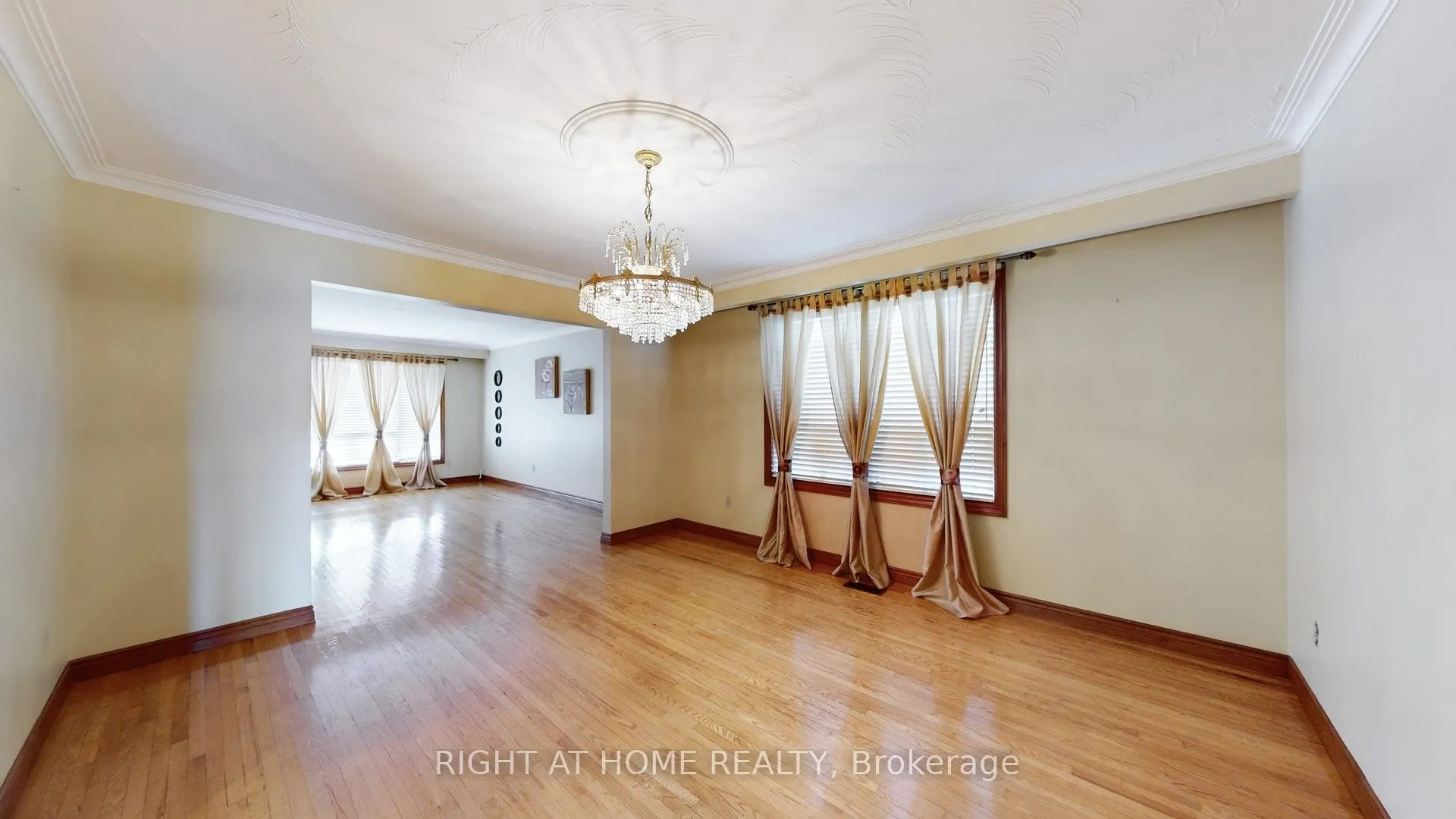 71 Fairview Road W
