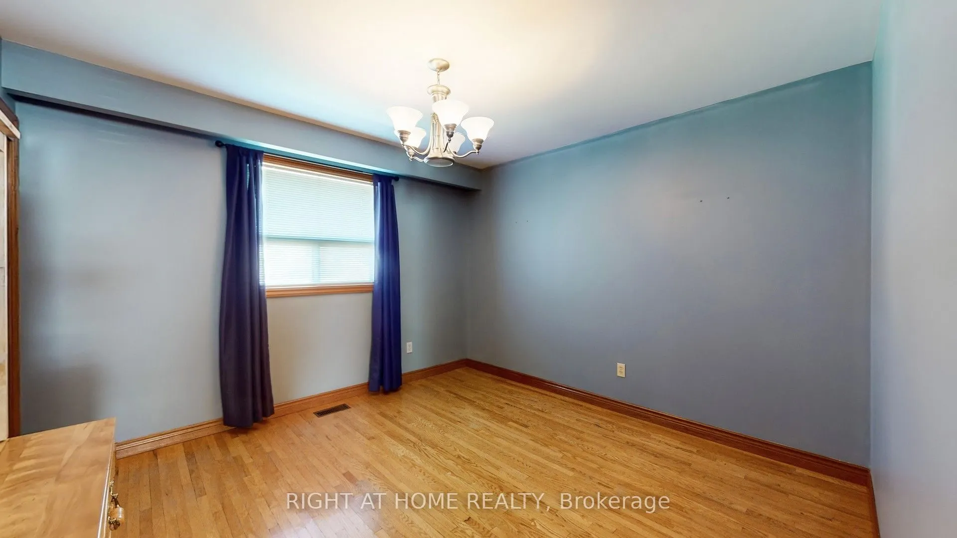 71 Fairview Road W