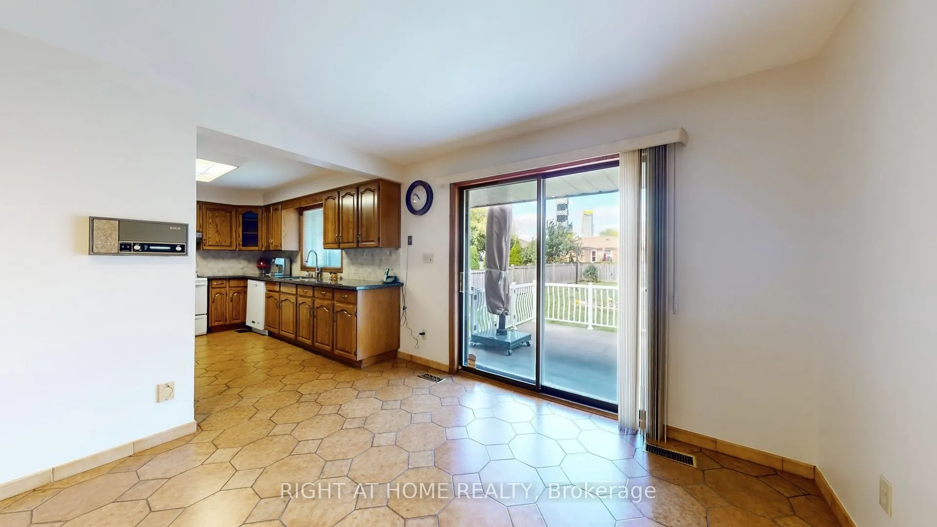 71 Fairview Road W