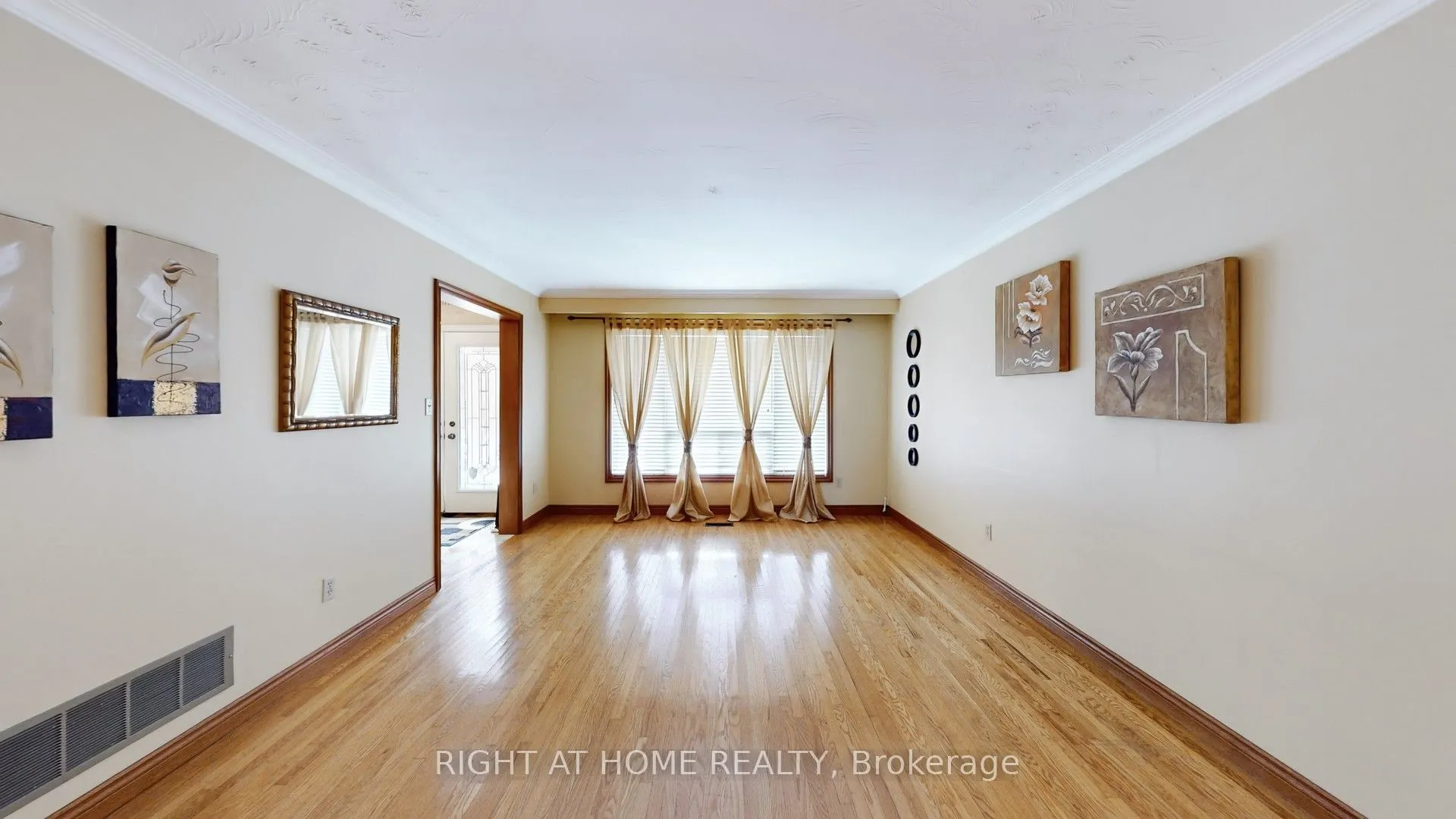 71 Fairview Road W