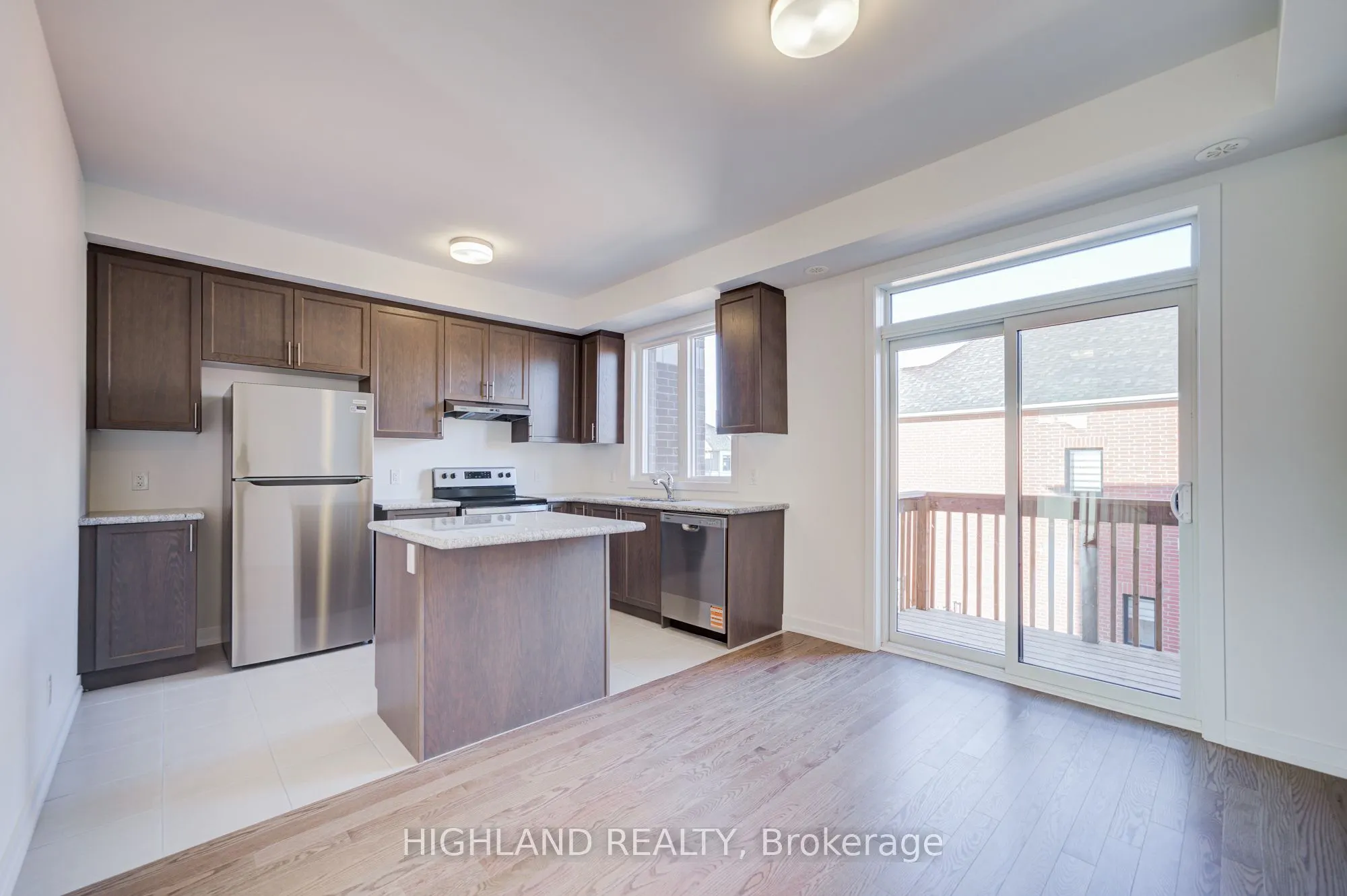 1174 Dartmouth Crescent