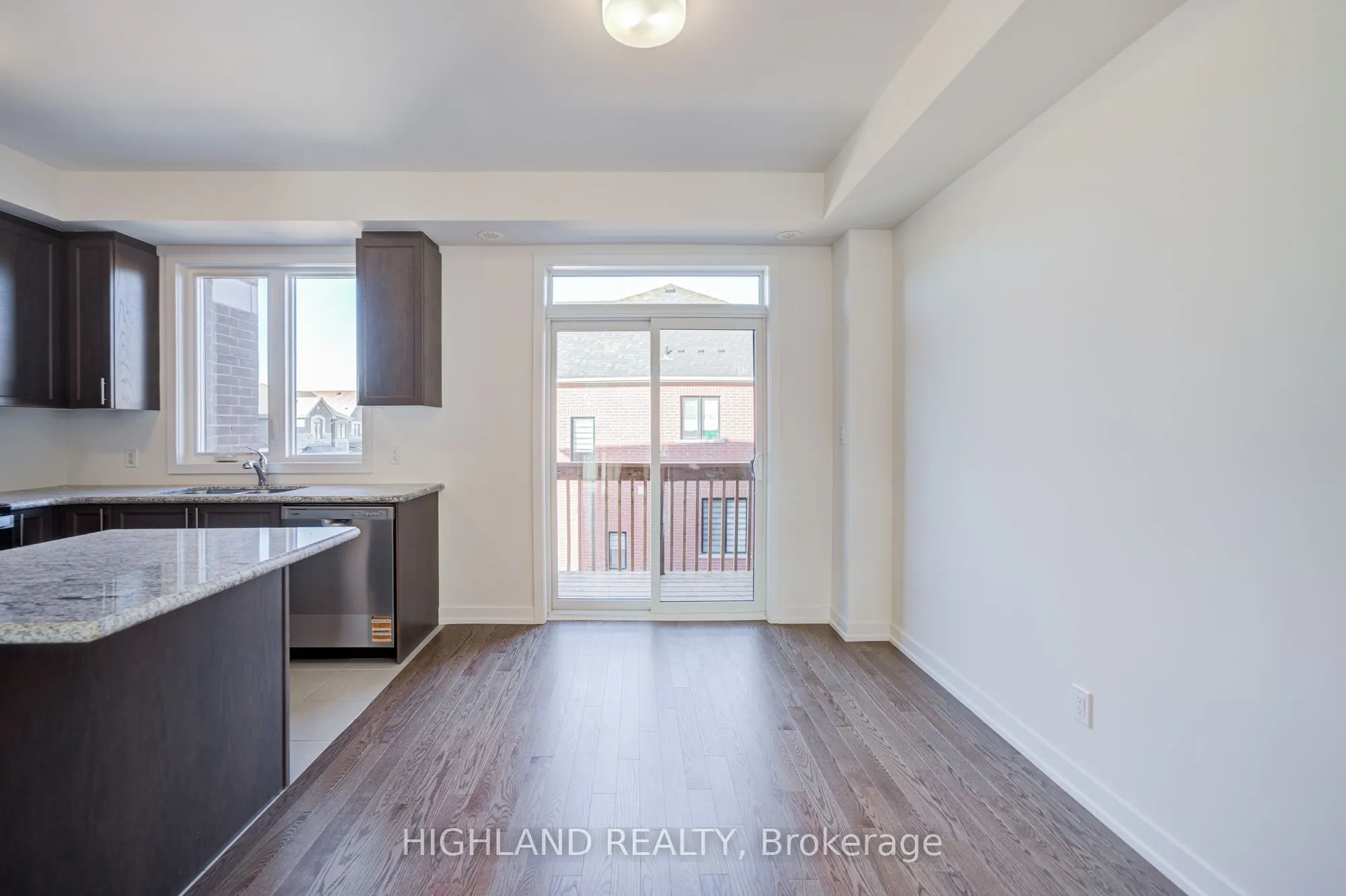 1174 Dartmouth Crescent