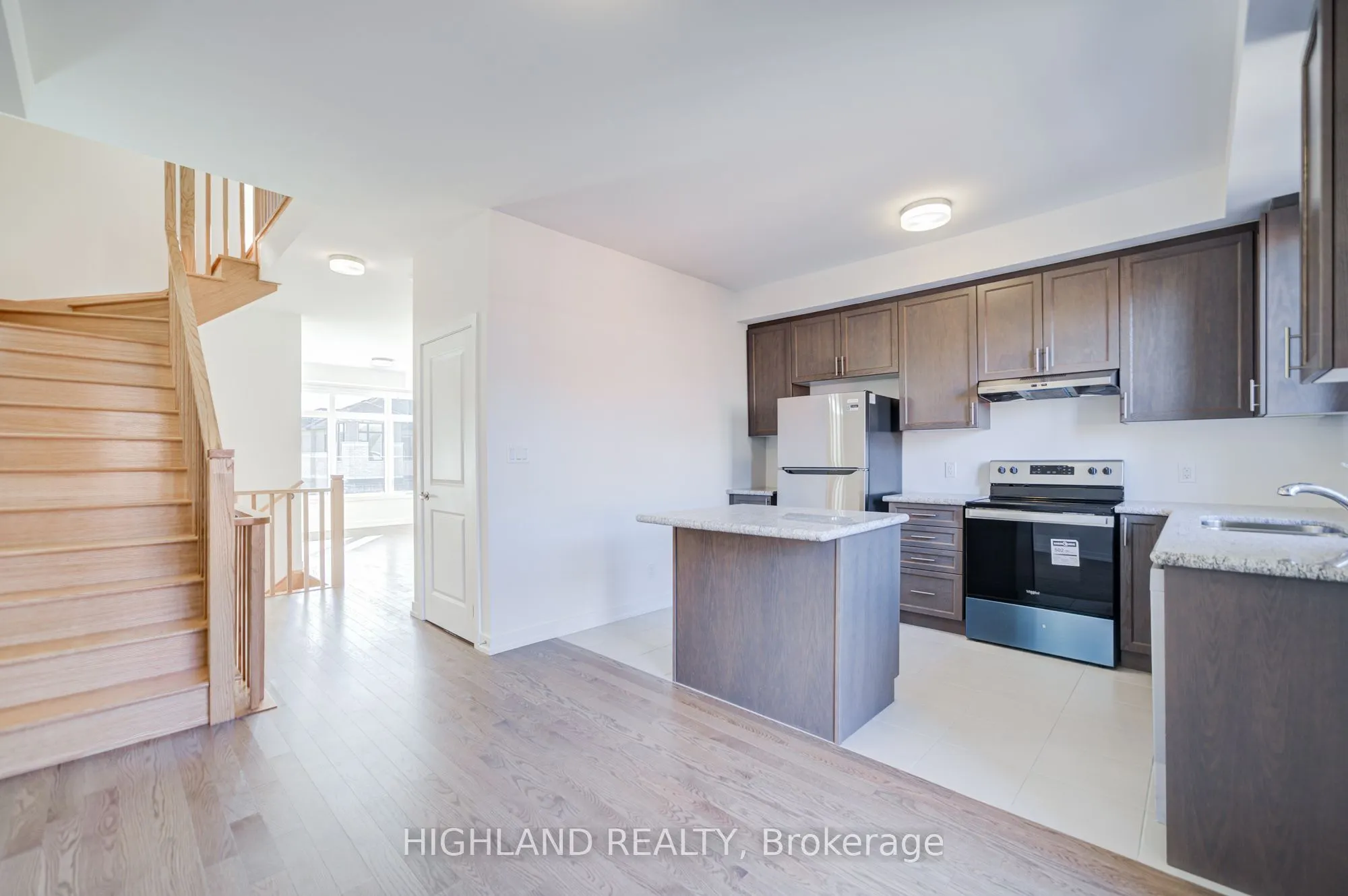 1174 Dartmouth Crescent