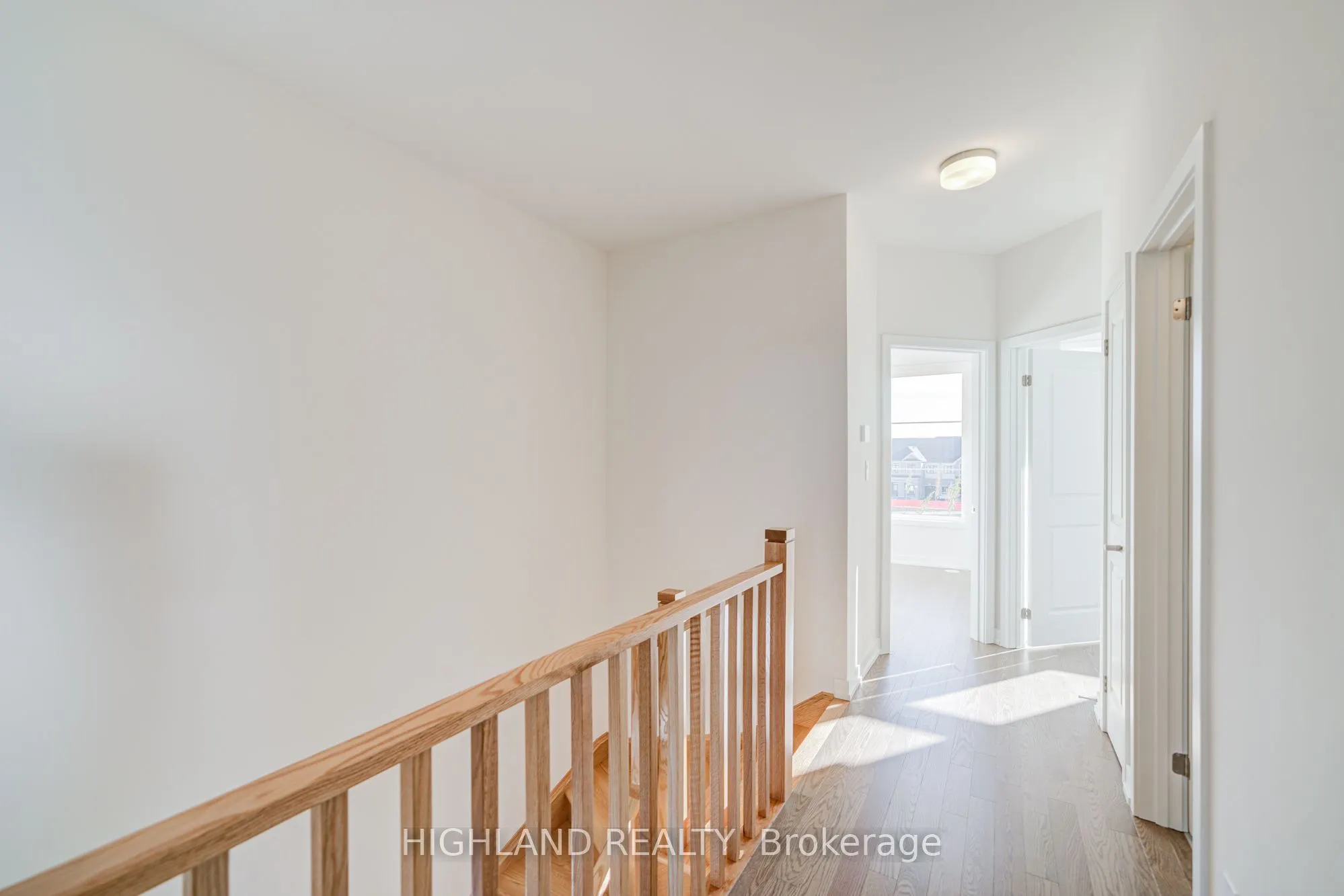 1174 Dartmouth Crescent
