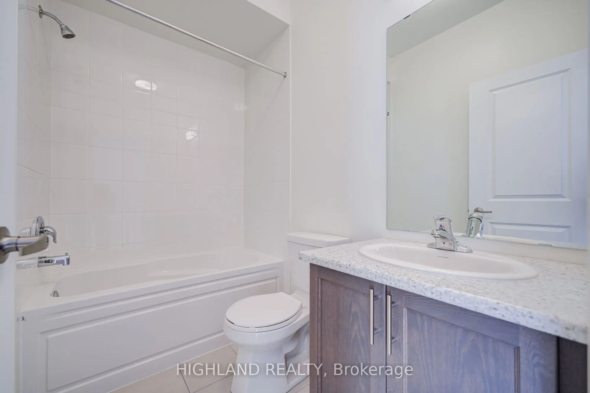 1174 Dartmouth Crescent