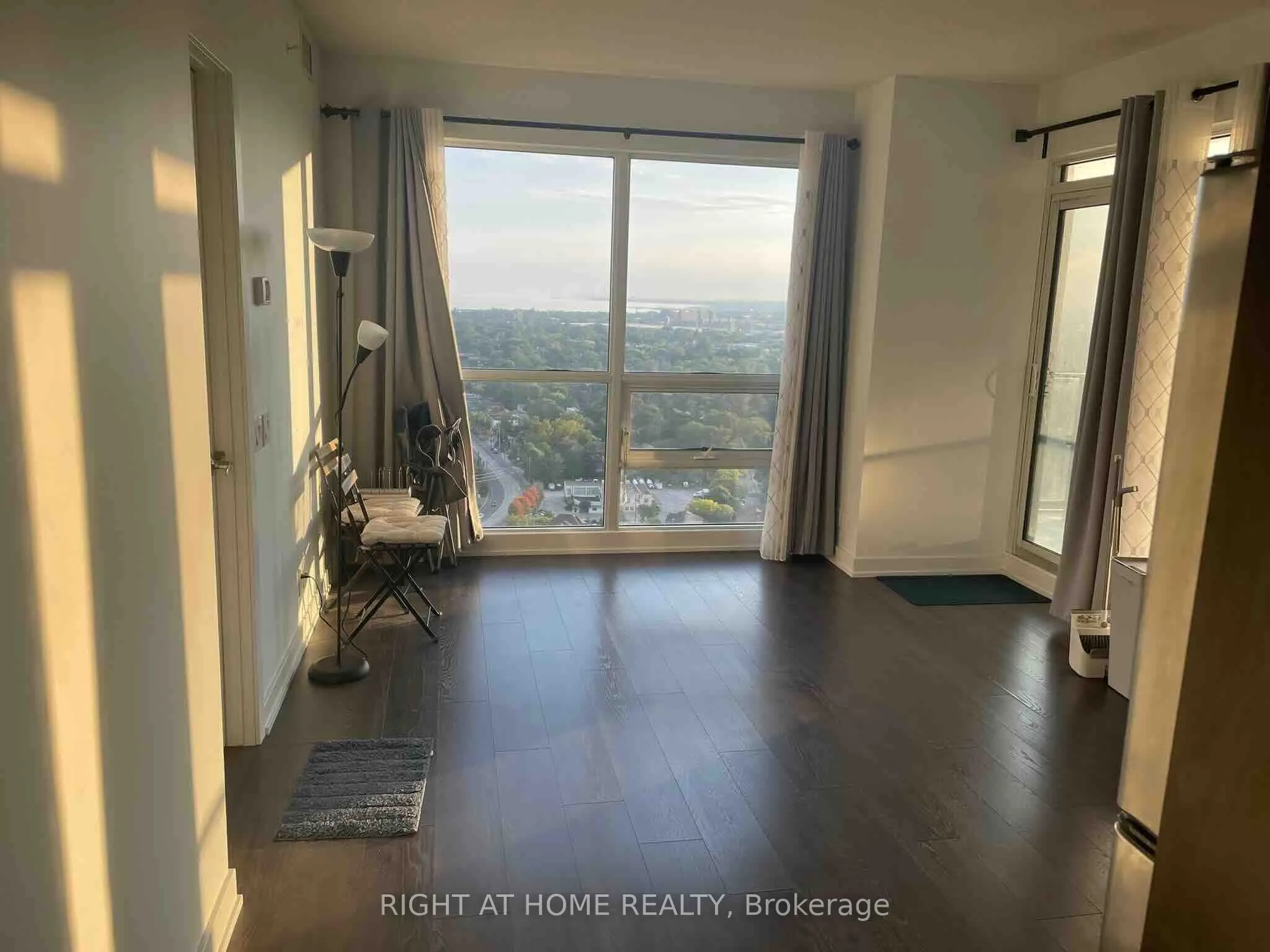 2220 Lakeshore Boulevard W, #3202