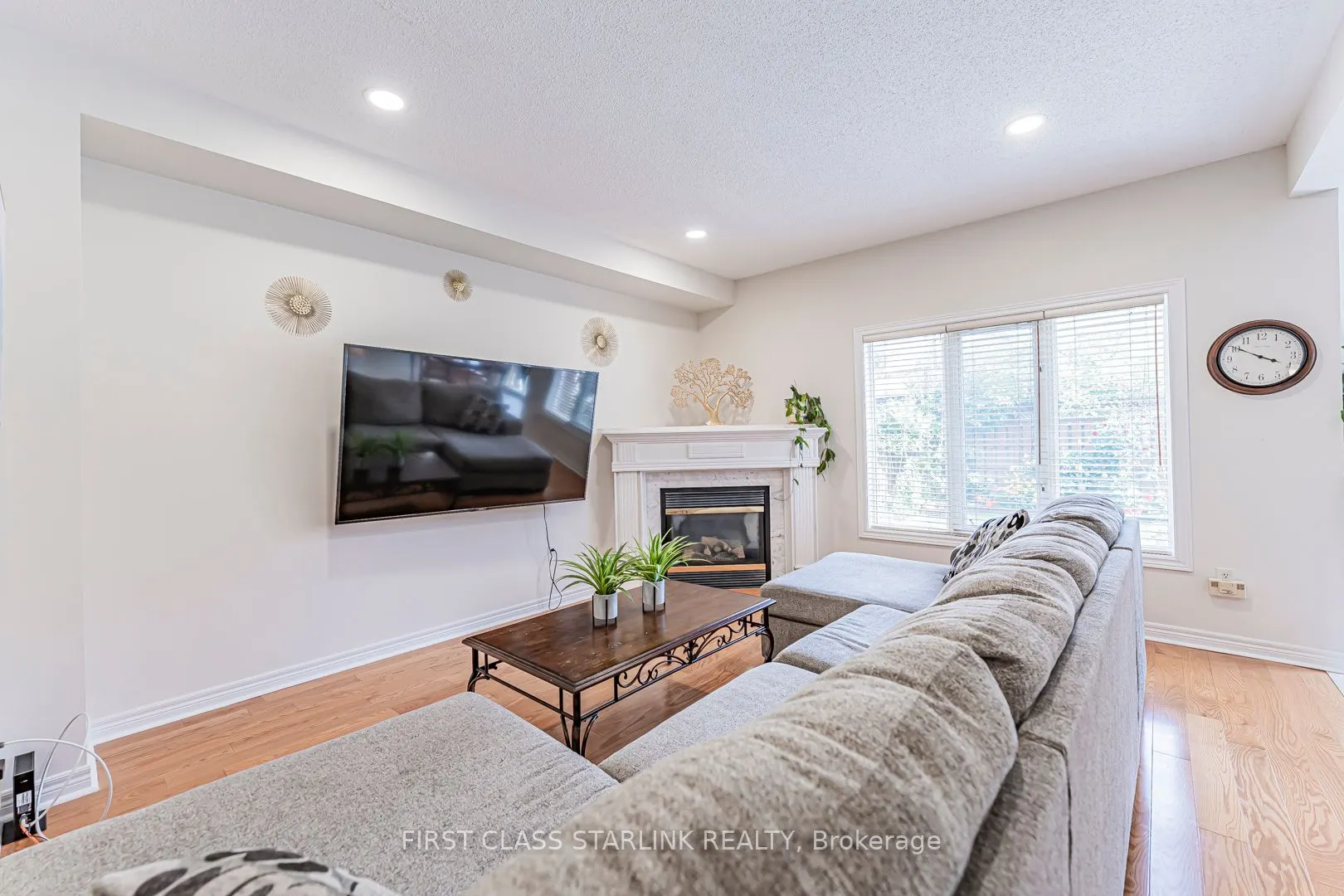3152 Morning Glory Mews