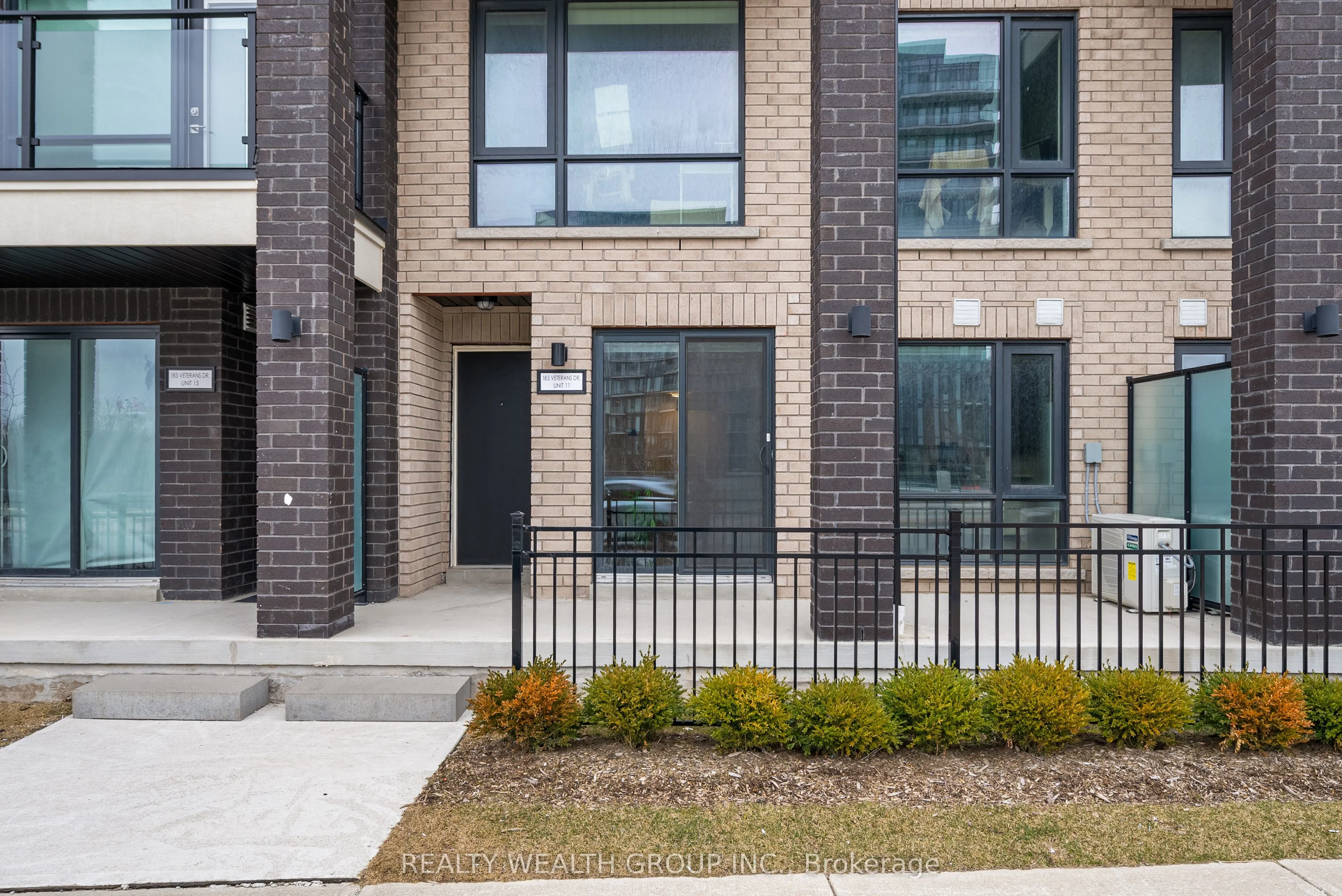 185 Veterans Drive, #11