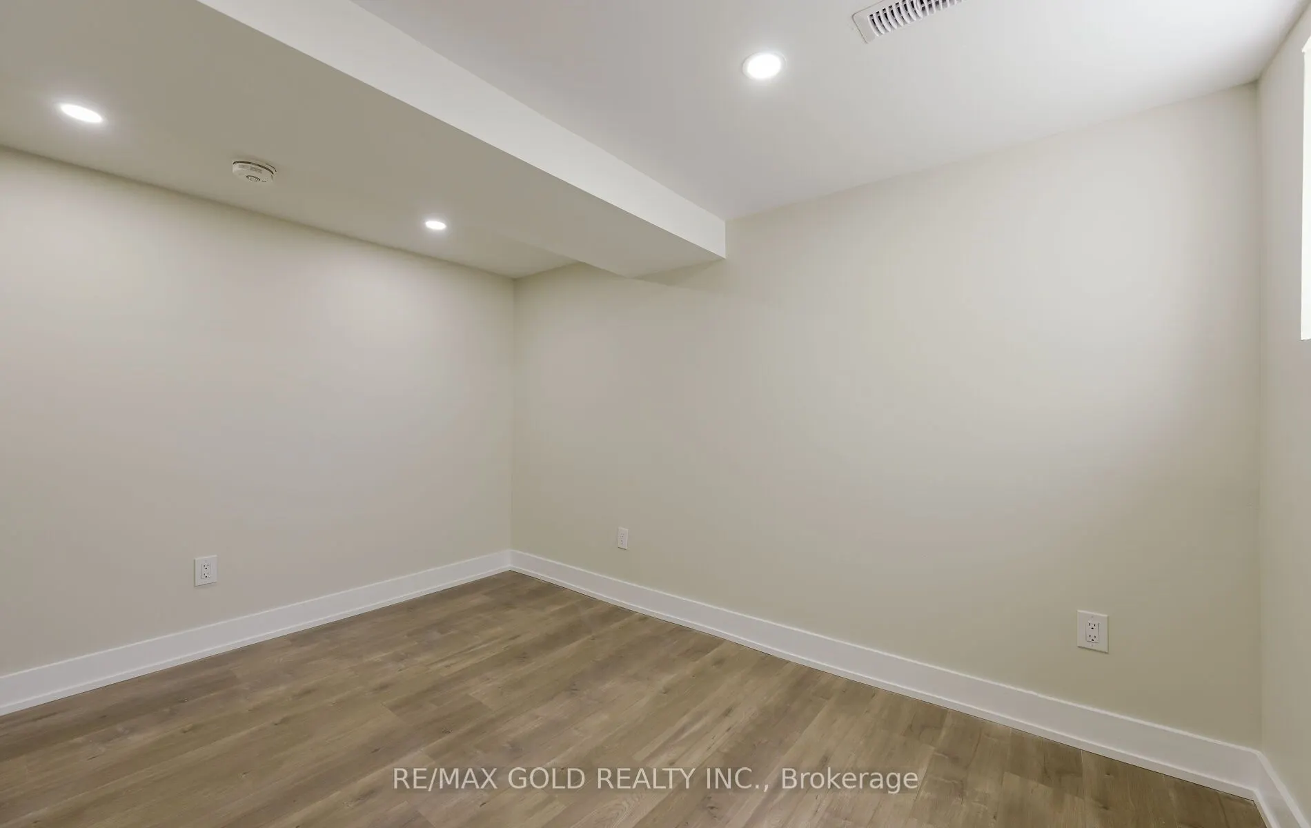 15 Flavian Crescent