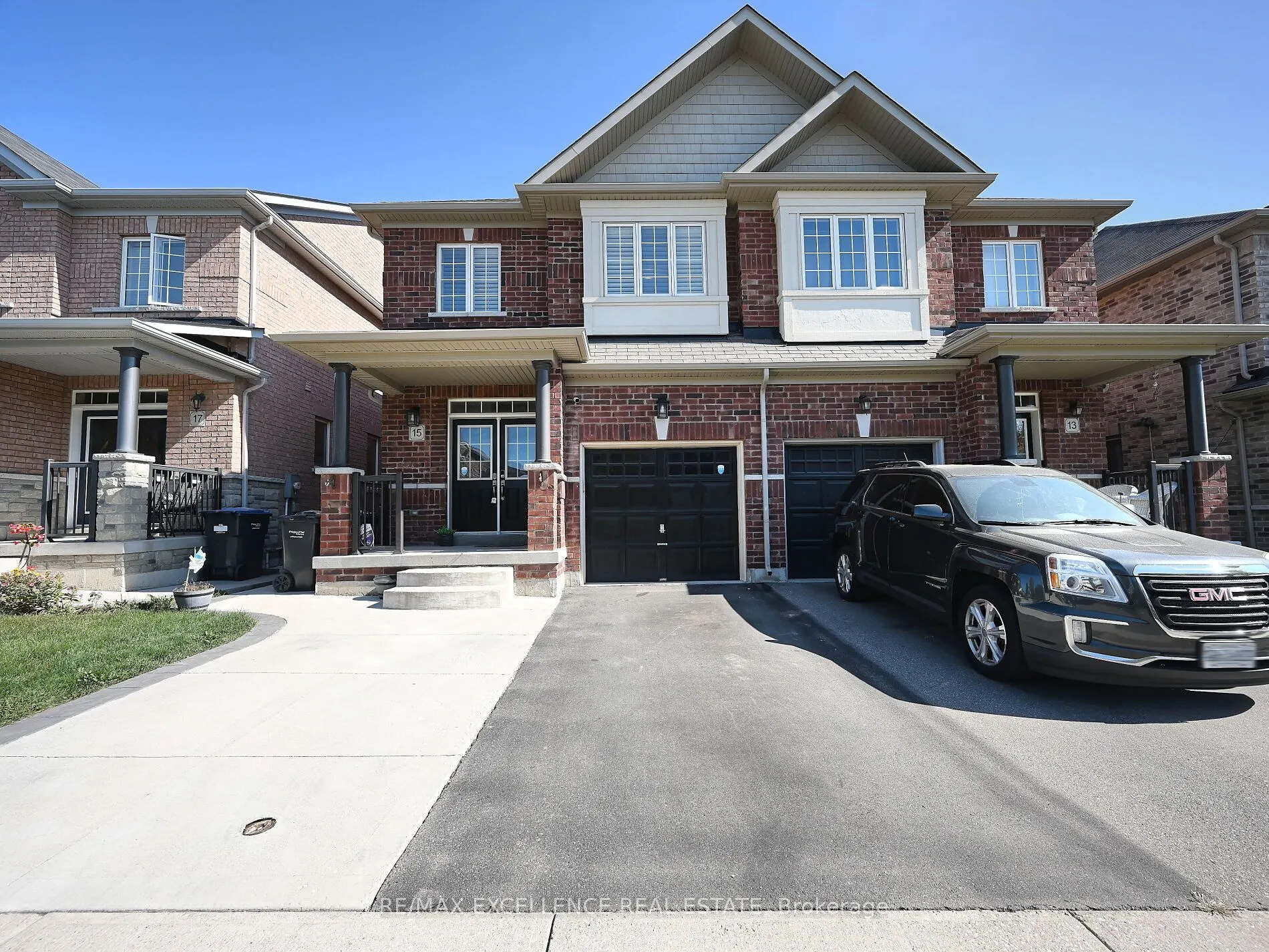 15 Falling Leaf Drive