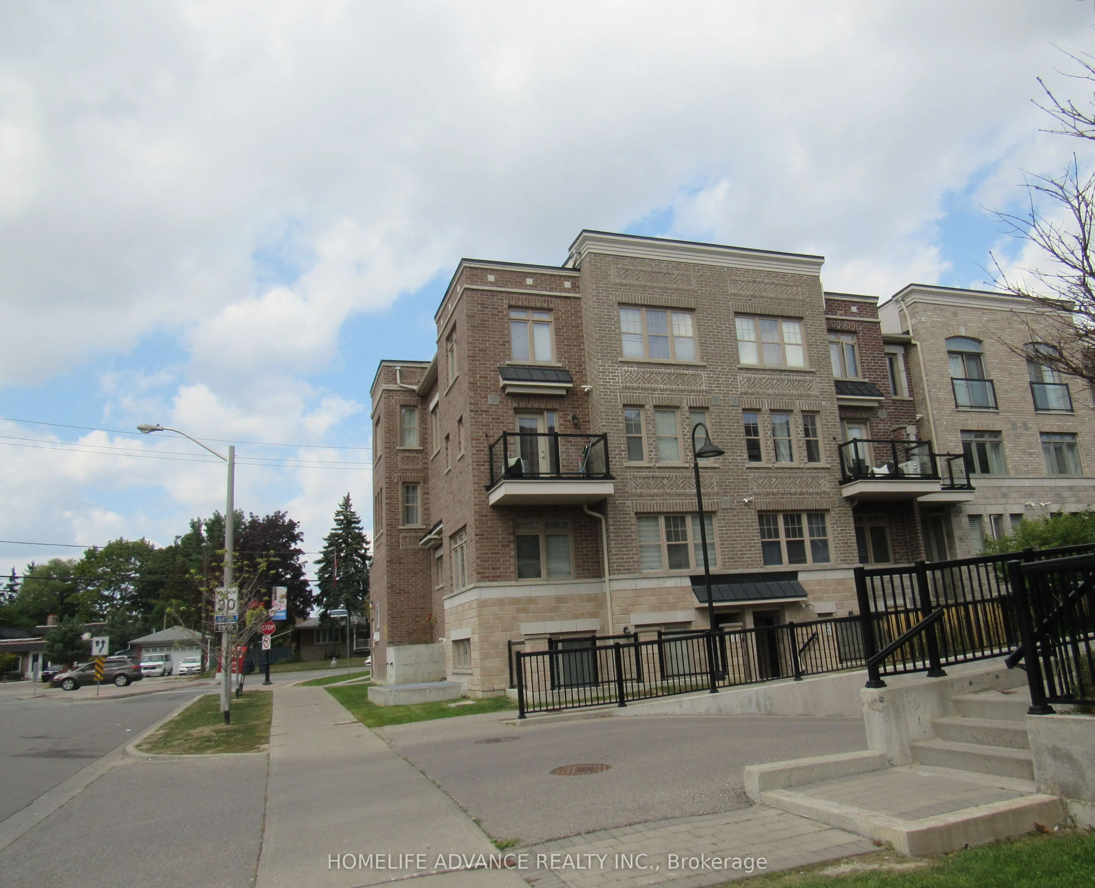 2335 Sheppard Avenue W, #1