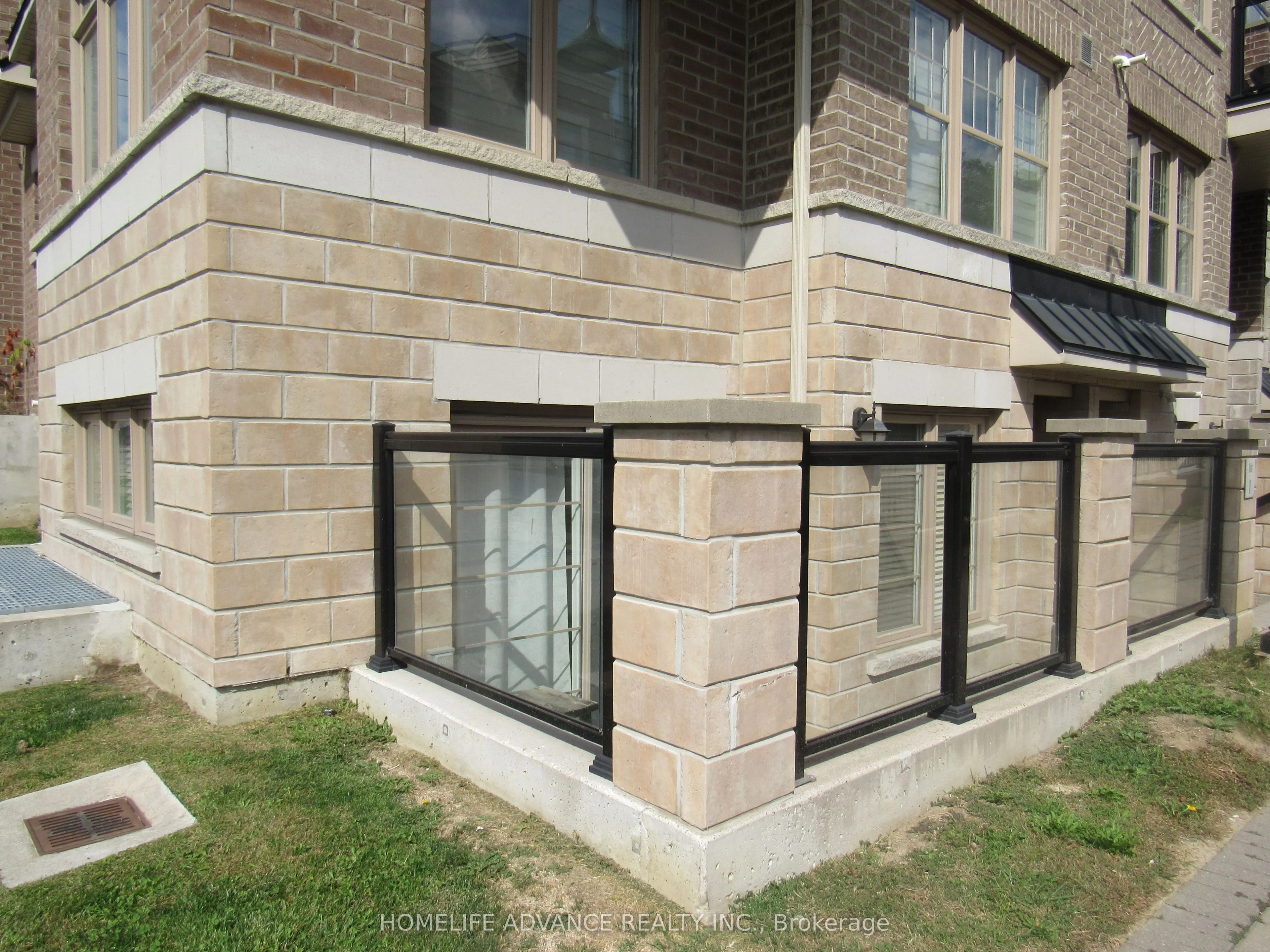 2335 Sheppard Avenue W, #1
