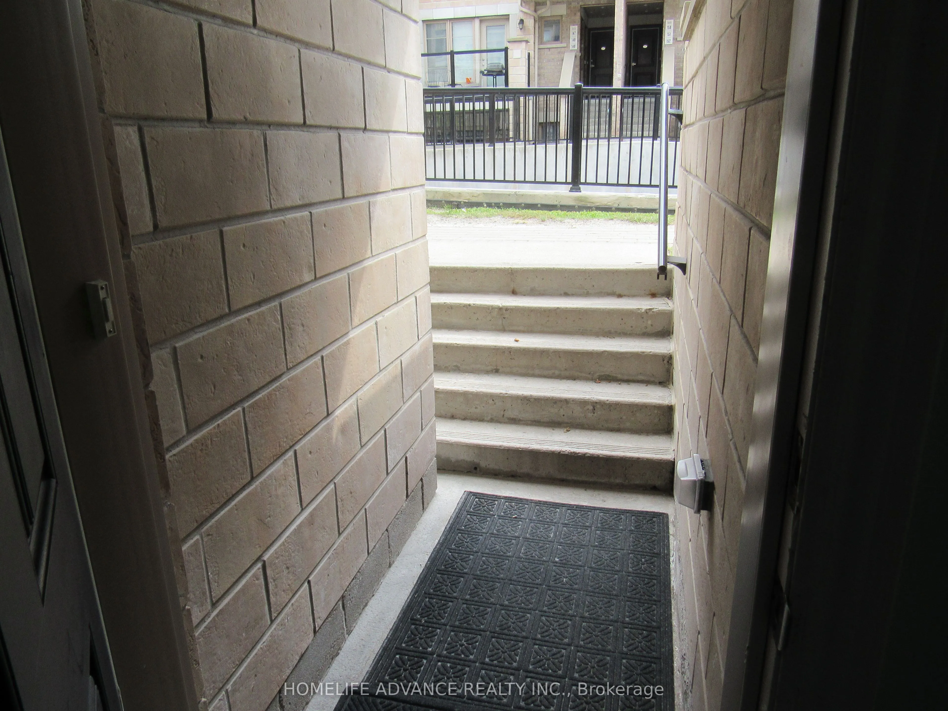 2335 Sheppard Avenue W, #1