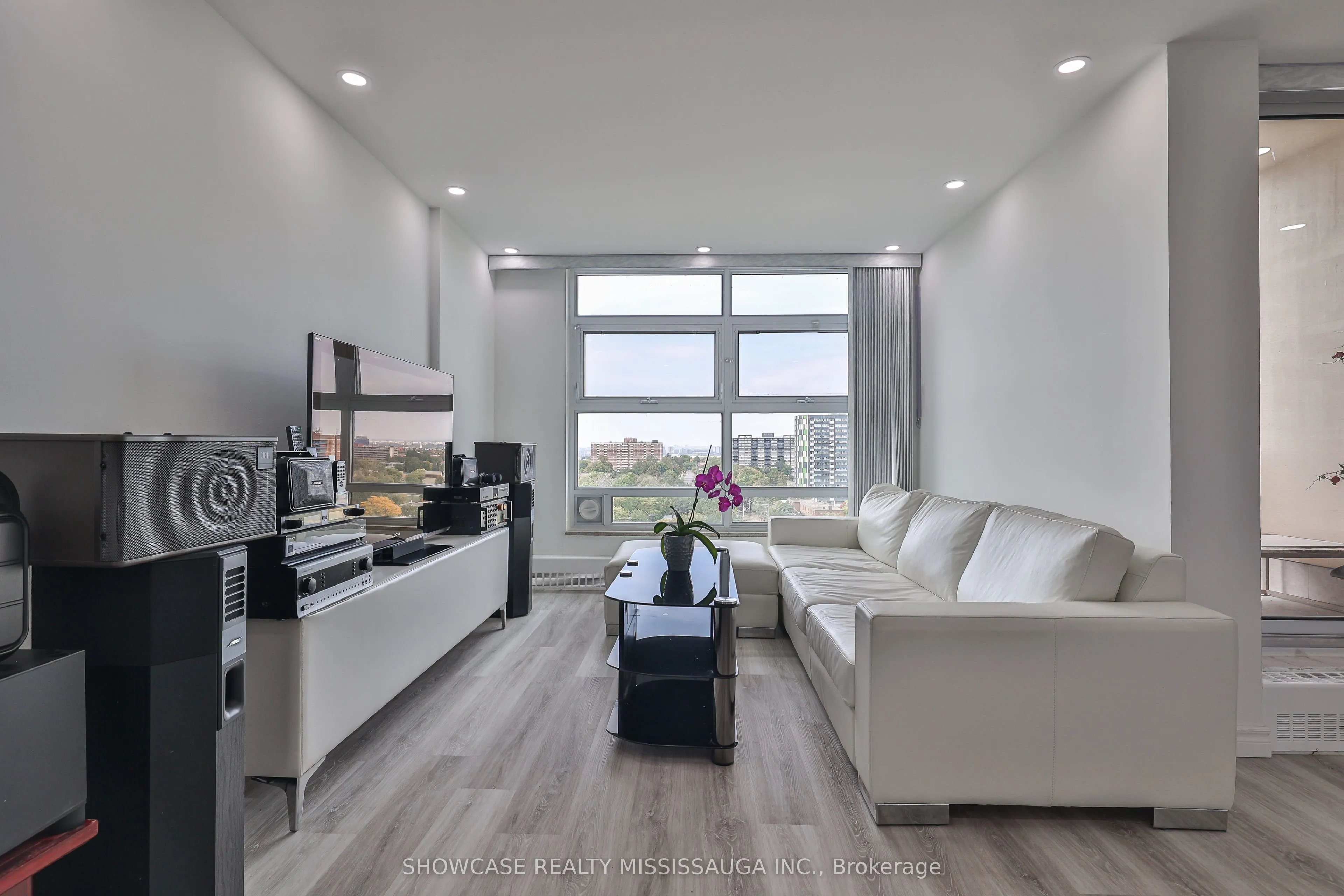 345 Driftwood Avenue, #1208