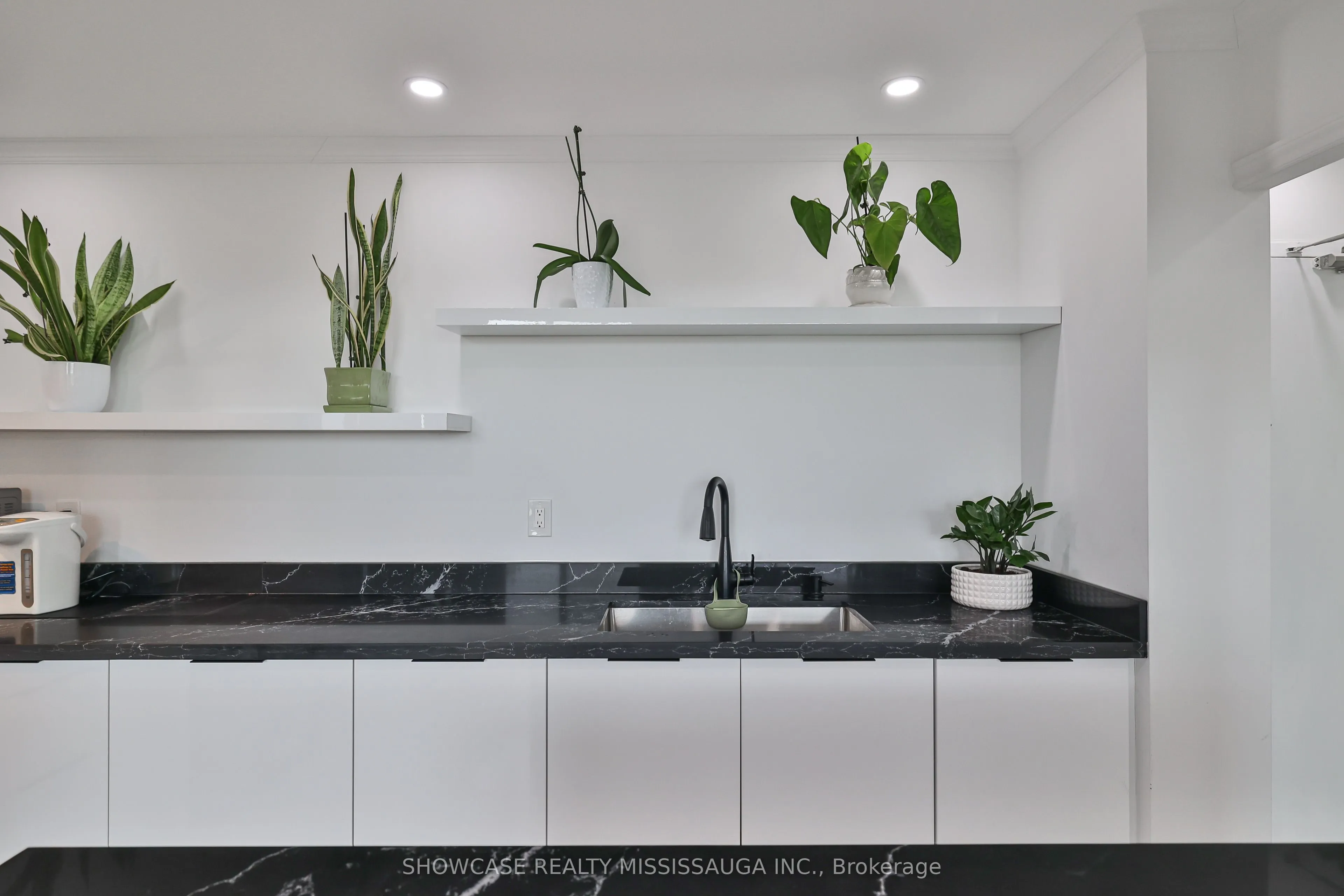345 Driftwood Avenue, #1208