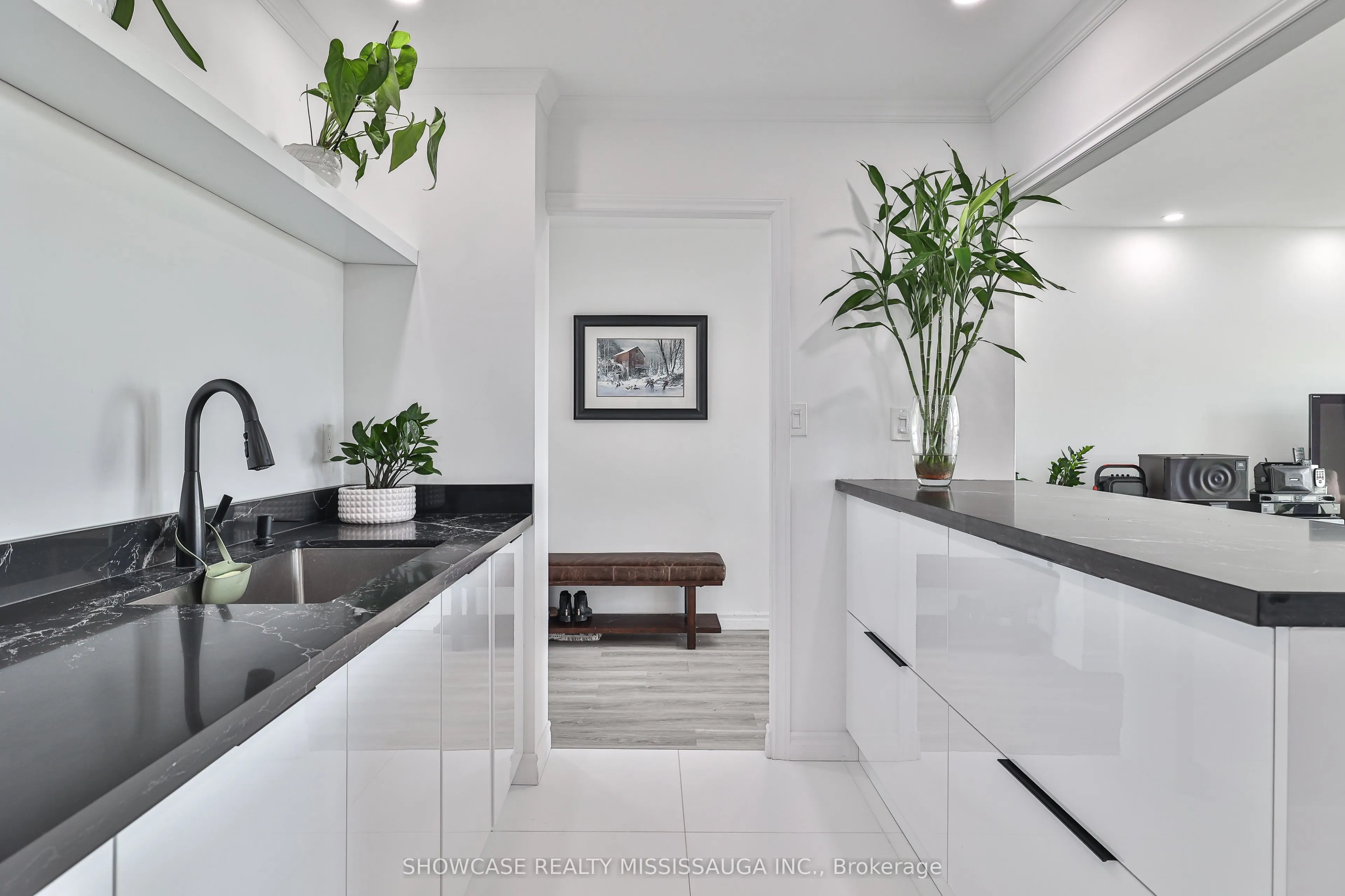 345 Driftwood Avenue, #1208