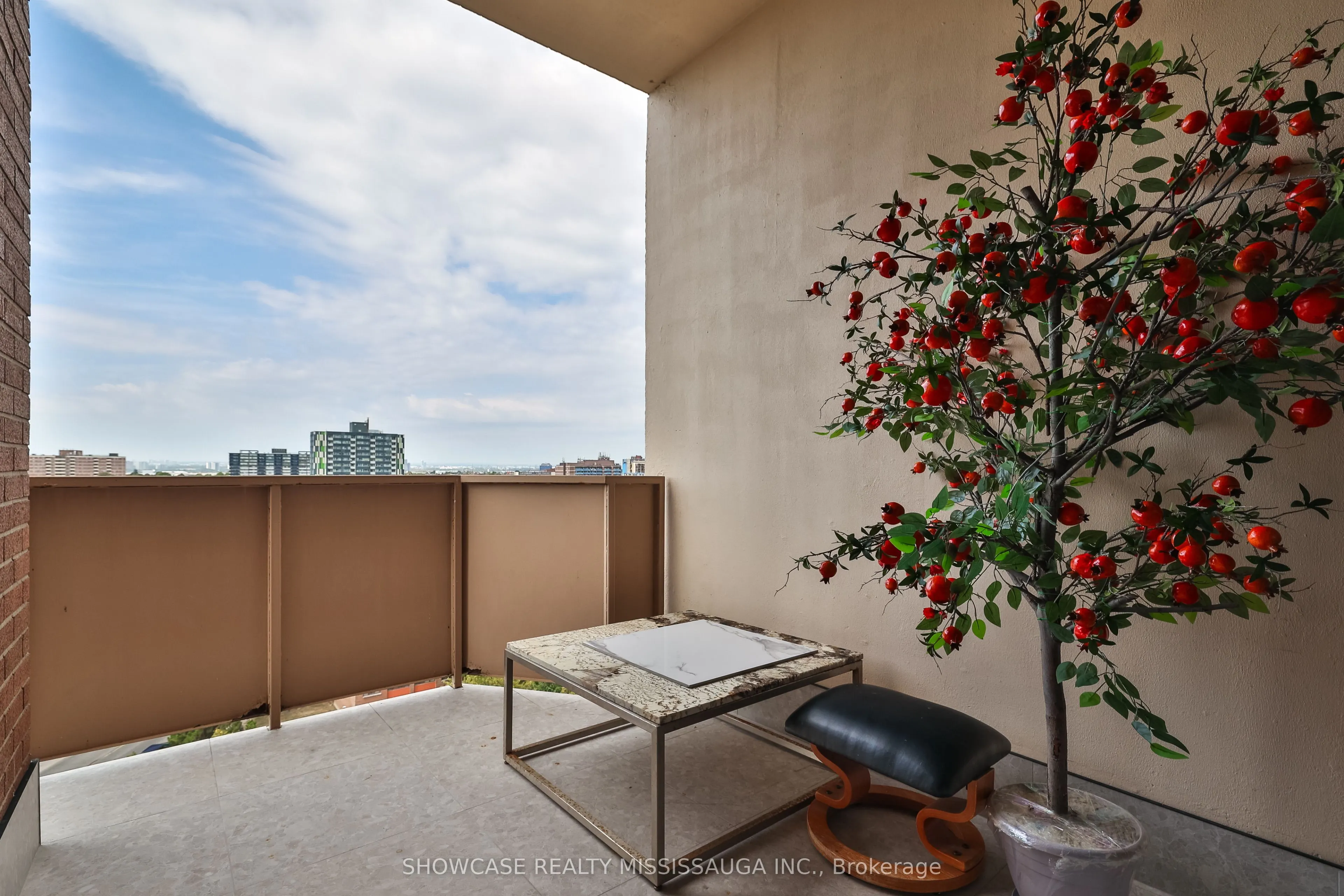 345 Driftwood Avenue, #1208
