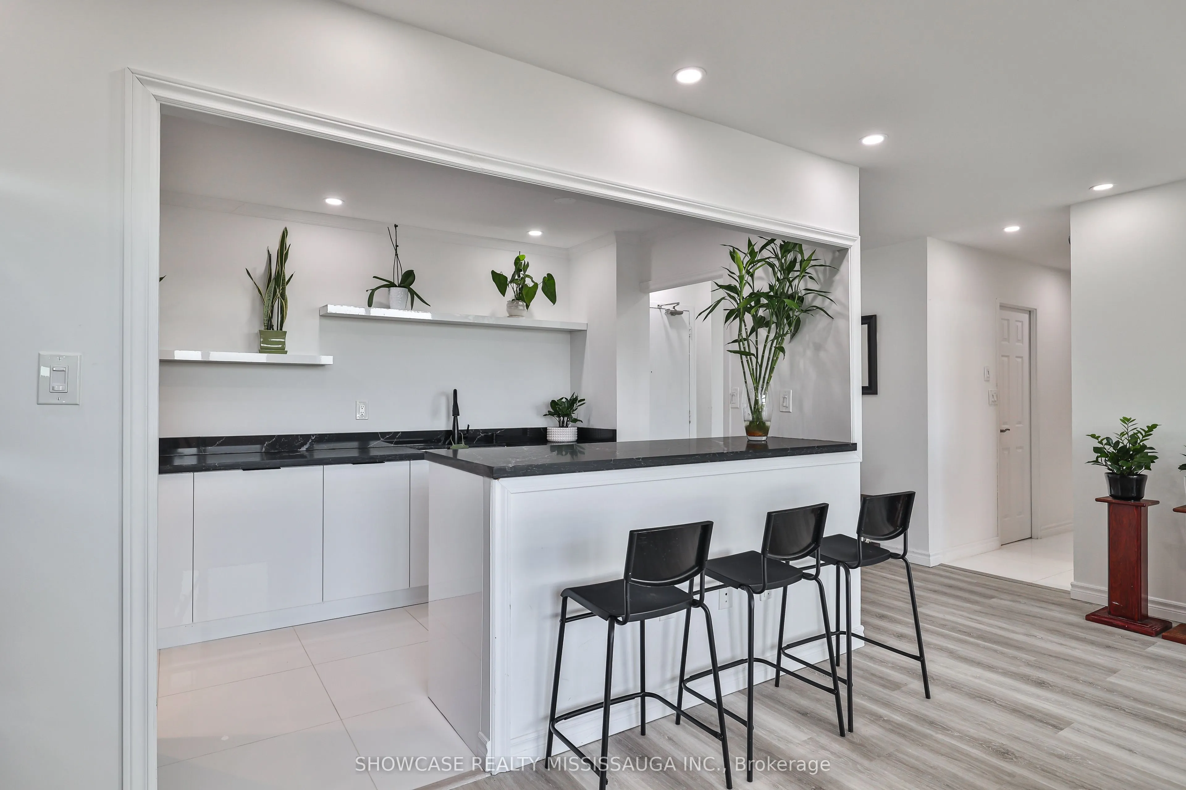 345 Driftwood Avenue, #1208