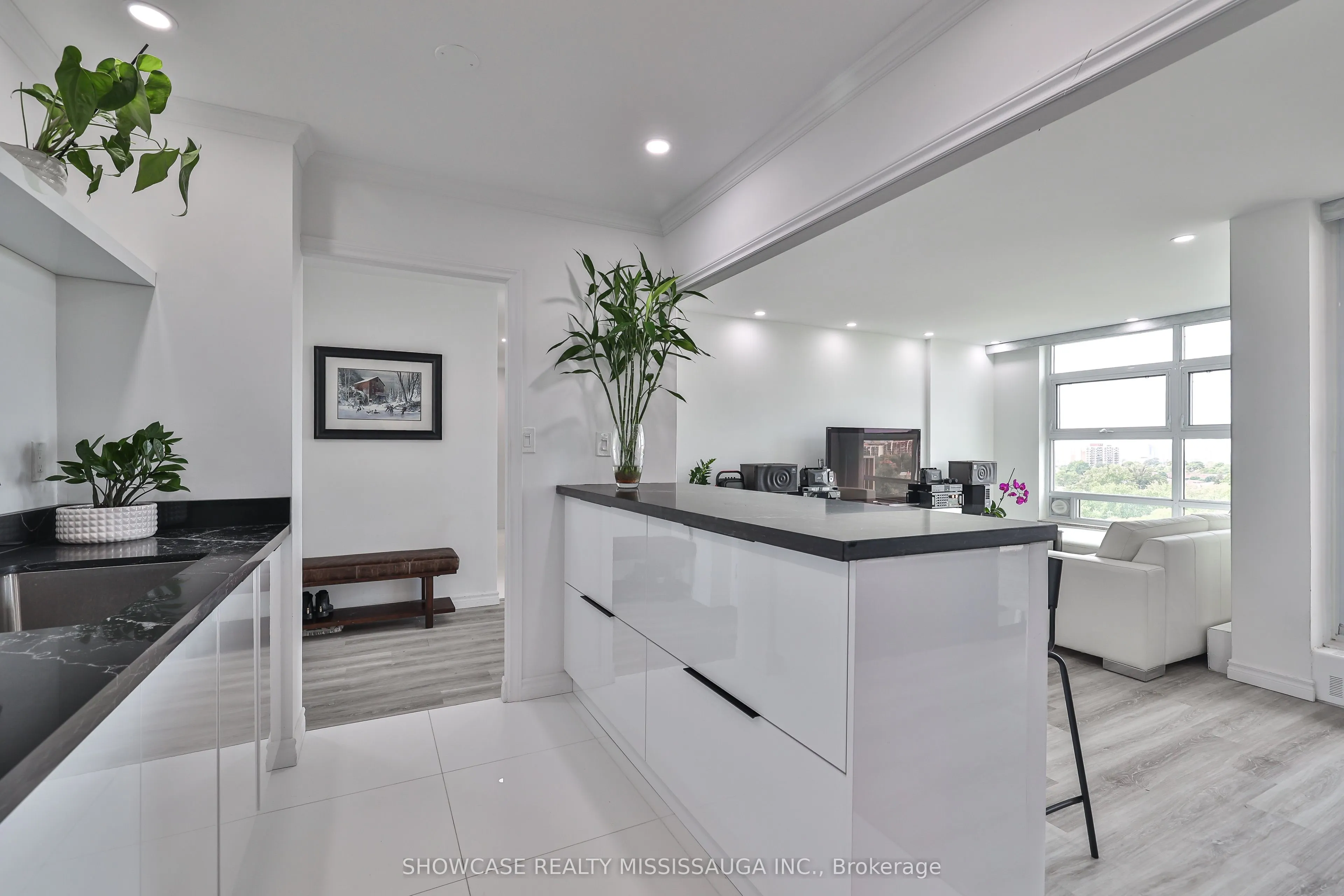 345 Driftwood Avenue, #1208